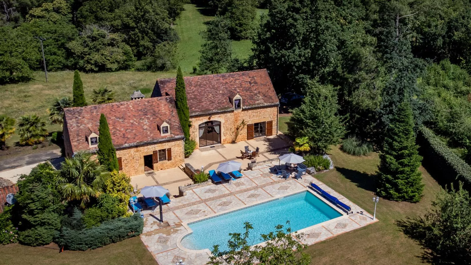 Beauchamps-Exterior summer