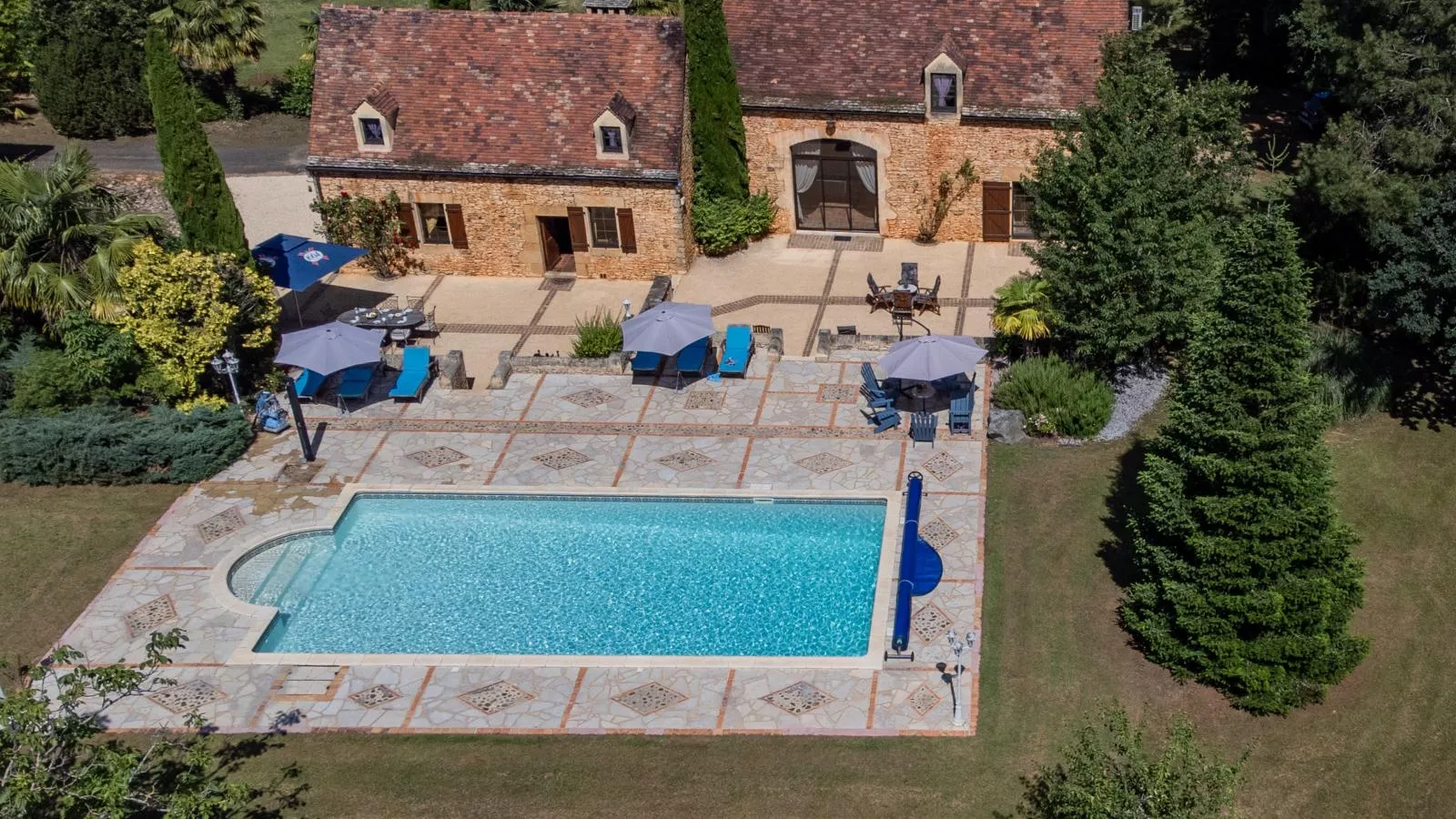 Beauchamps-Exterior summer