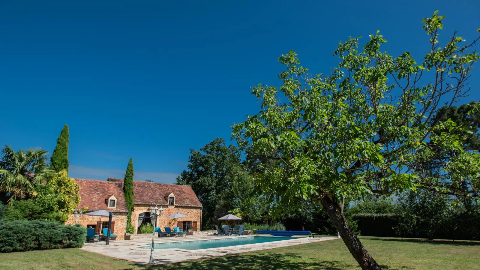 Beauchamps-Exterior summer