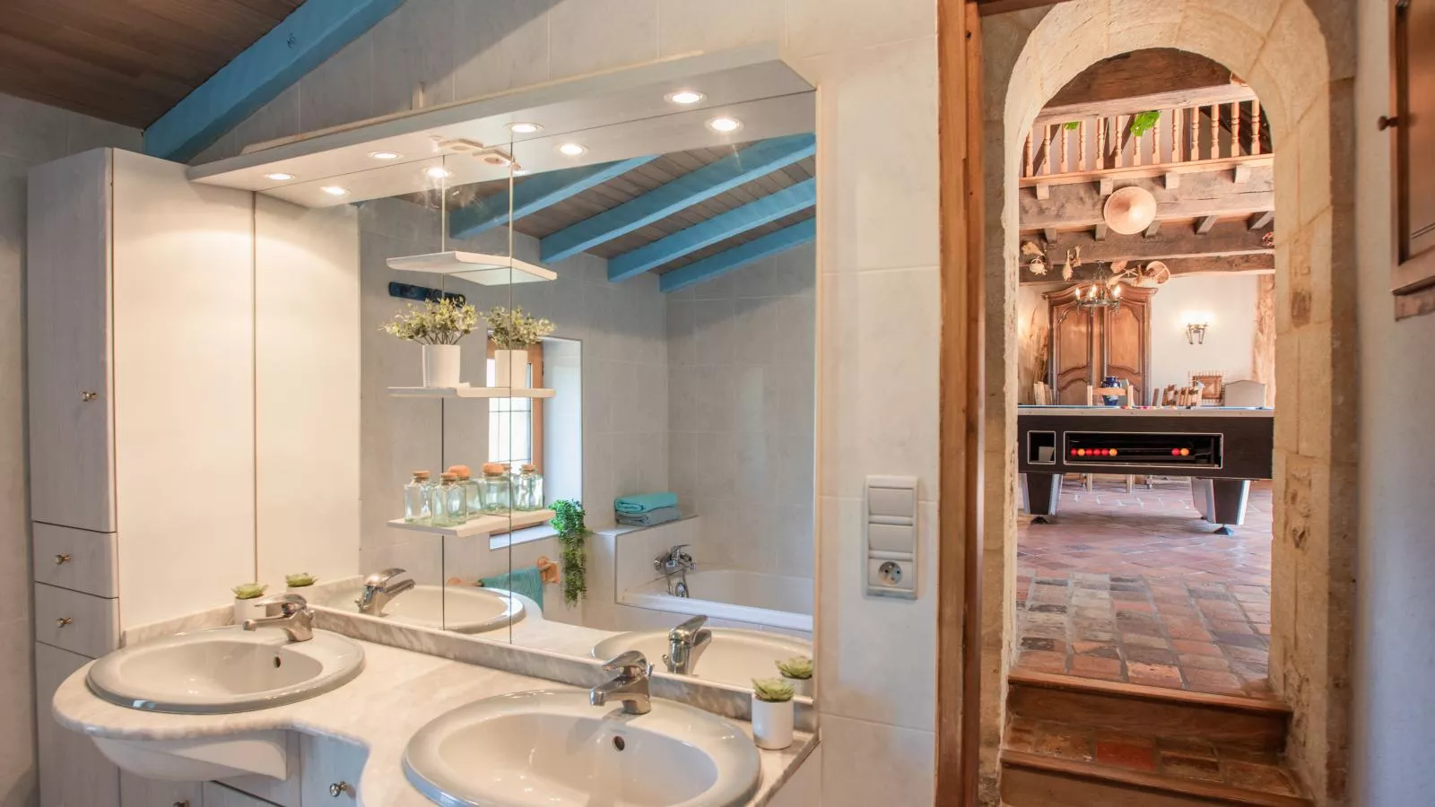 Beauchamps-Bathroom