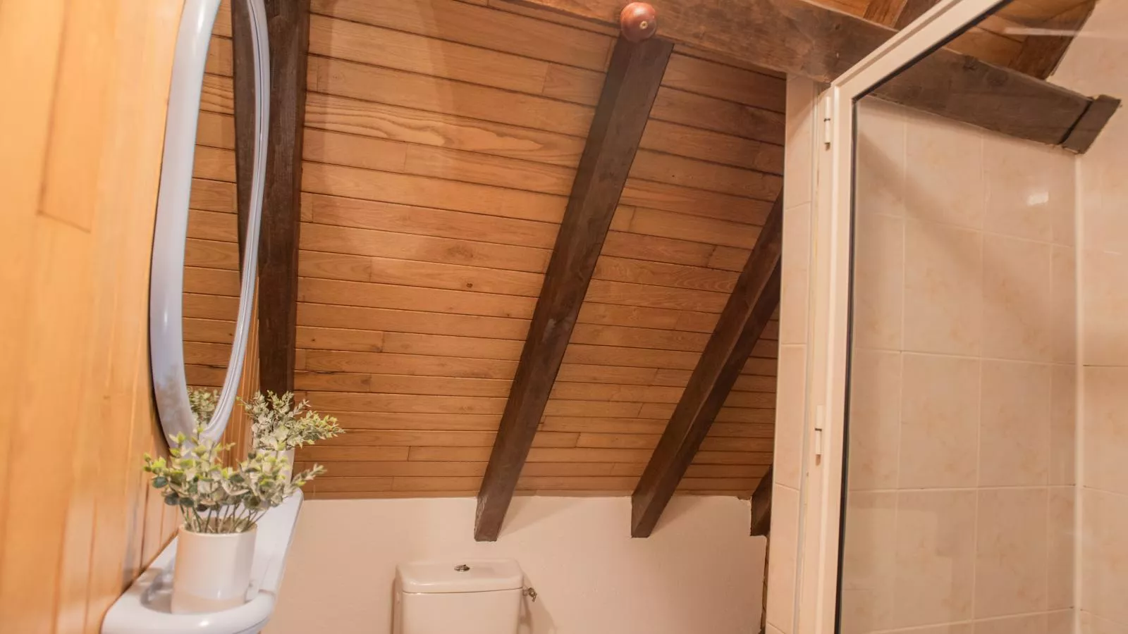 Beauchamps-Bathroom
