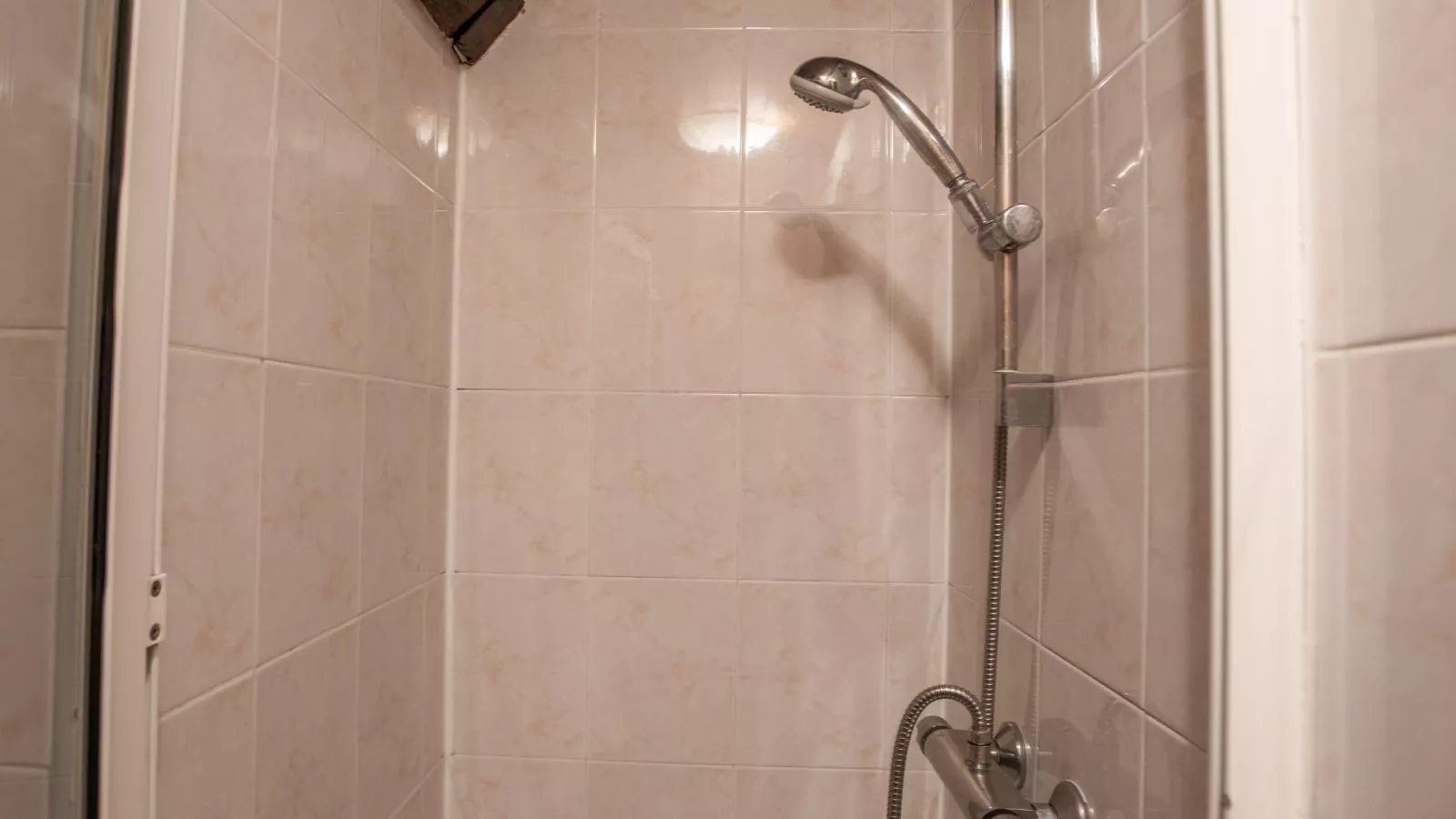 Beauchamps-Bathroom