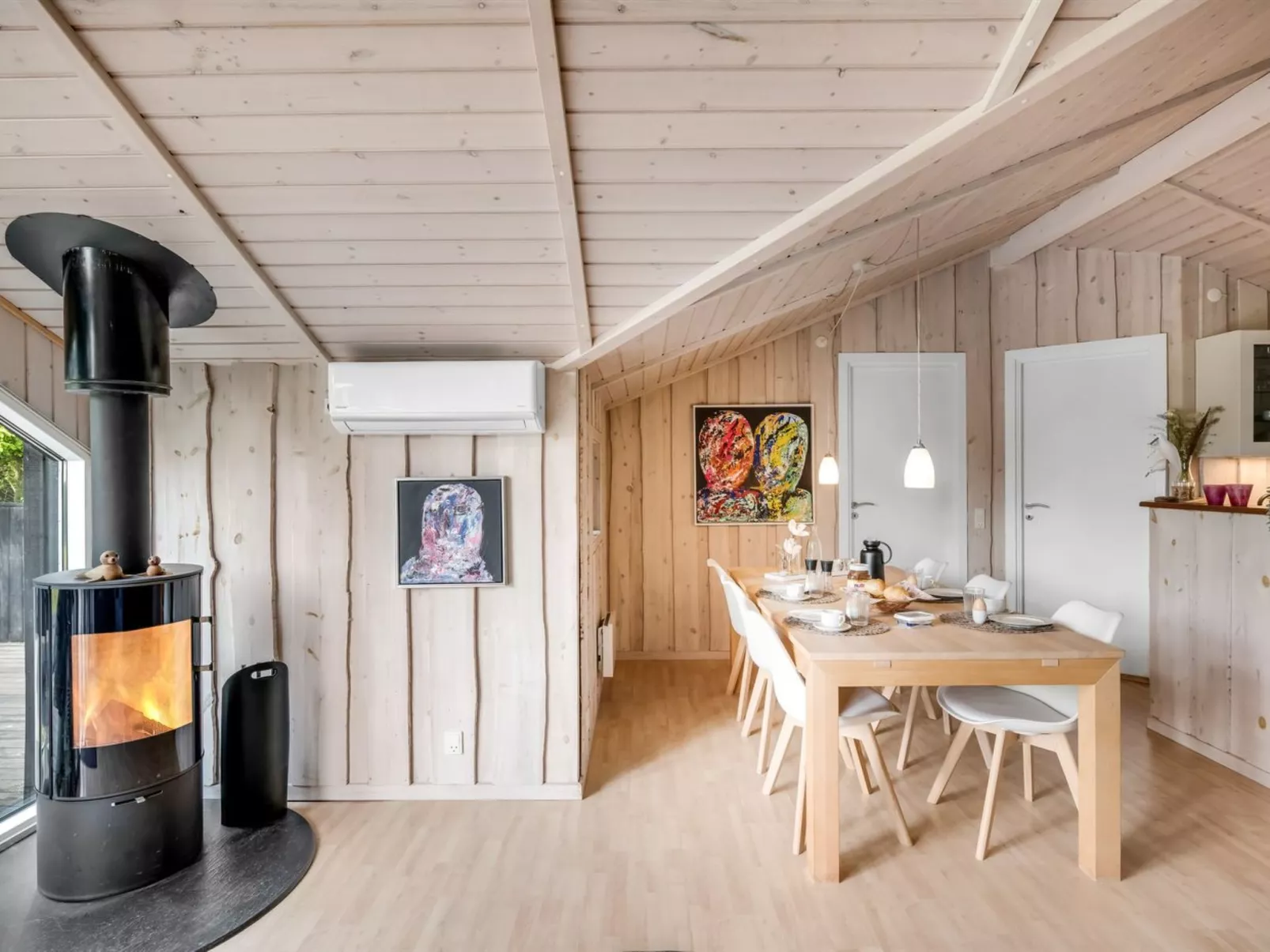 "Impi" - 1.5km from the sea-Inside