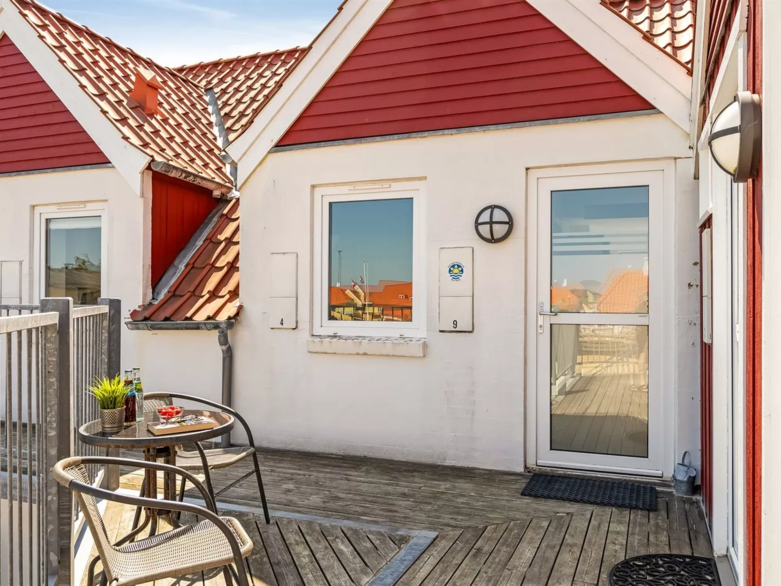 "Githe" - 100m from the sea-Inside