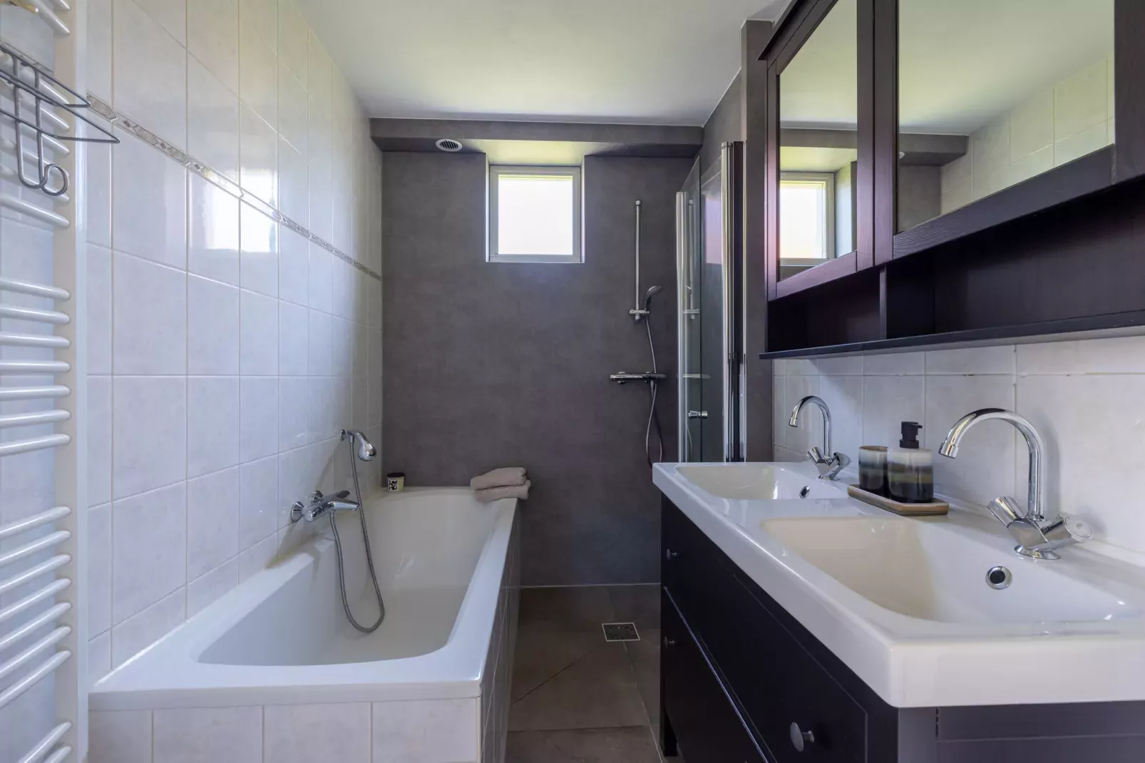 Villavakantiepark IJsselhof 1-Bathroom