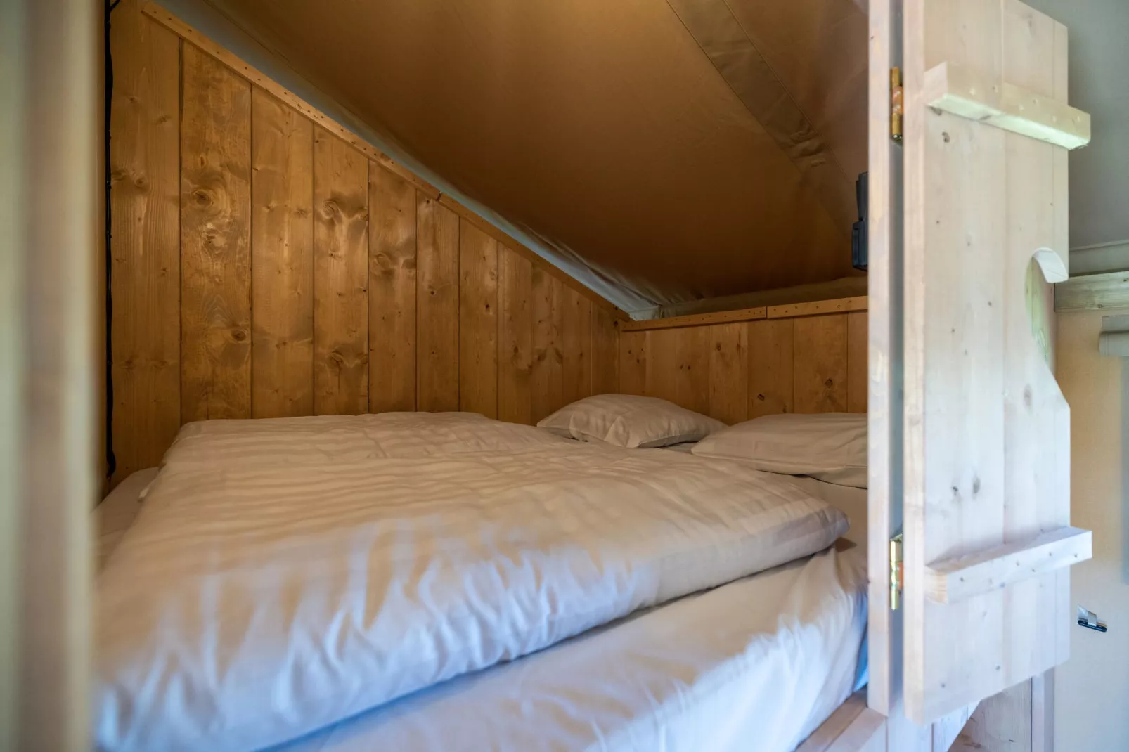 Villavakantiepark IJsselhof 11-Bedroom