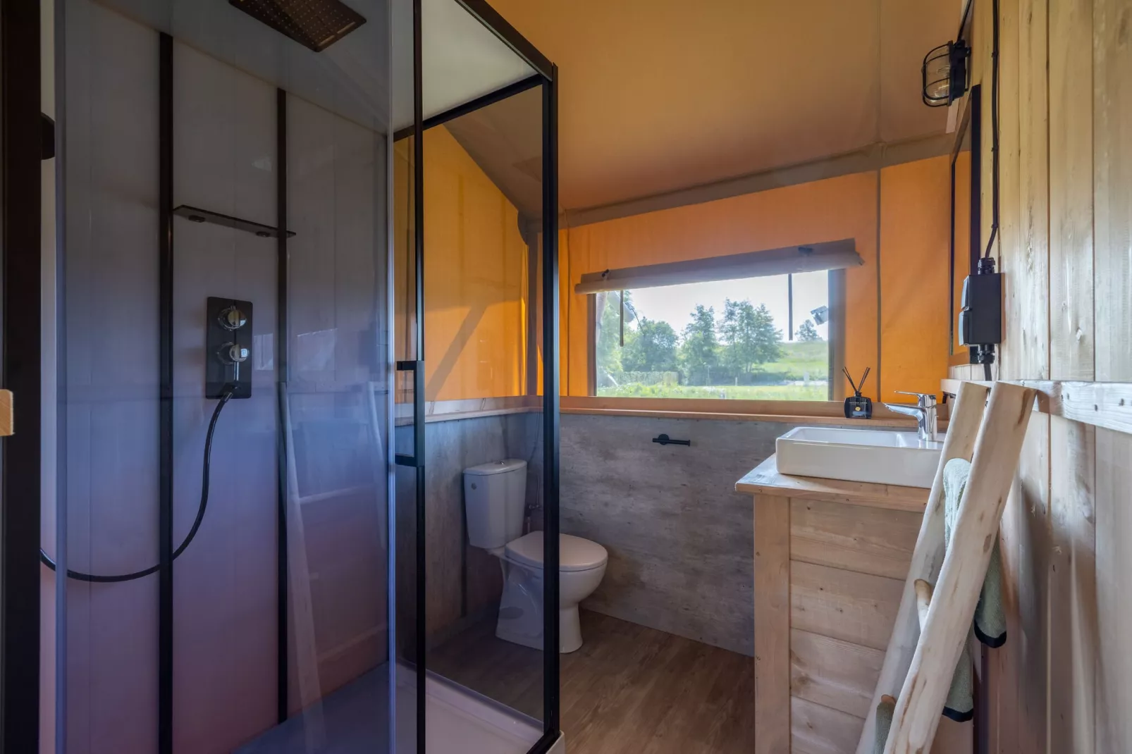 Villavakantiepark IJsselhof 11-Bathroom