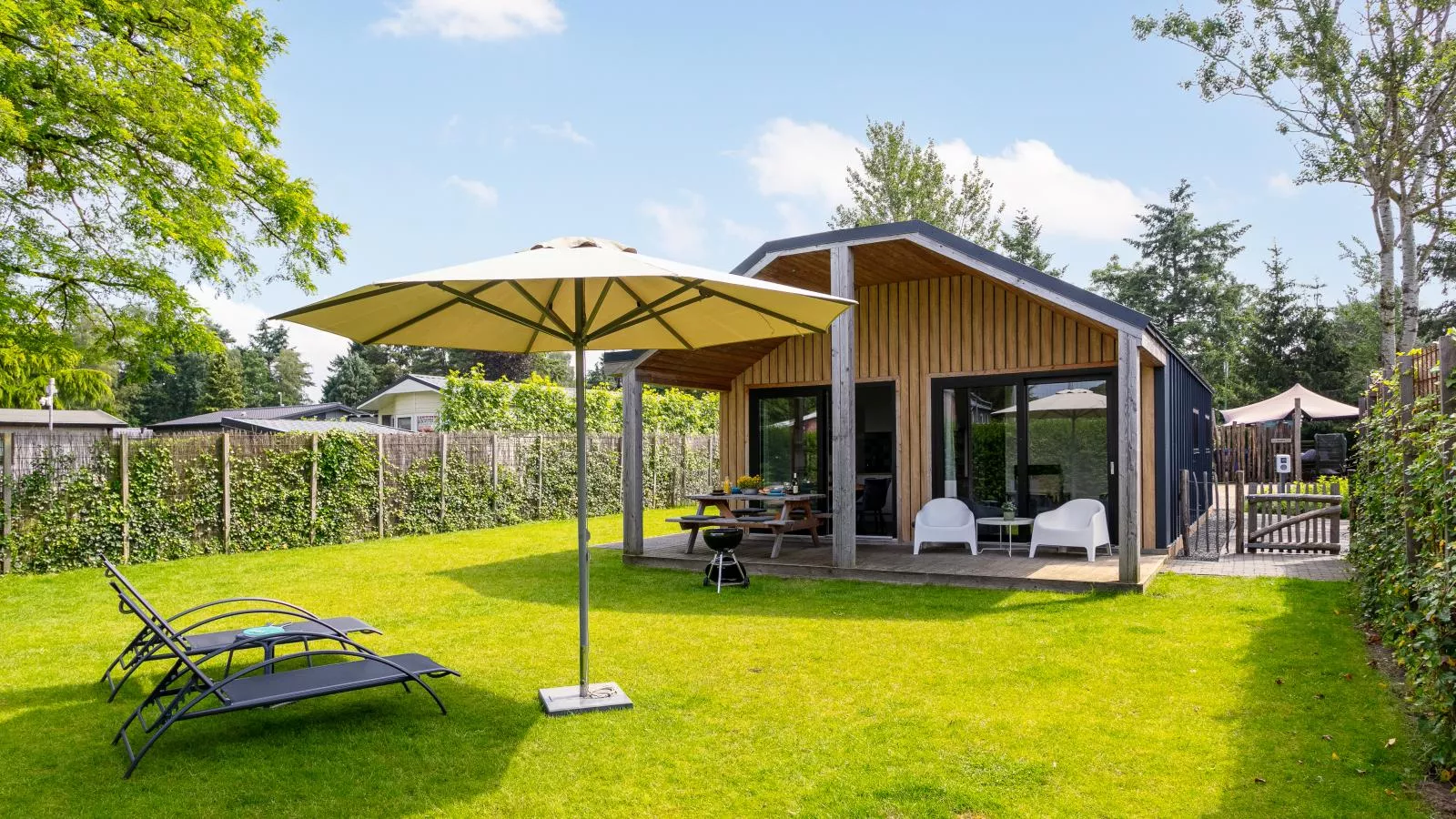 Eefs Huusje-Exterior summer