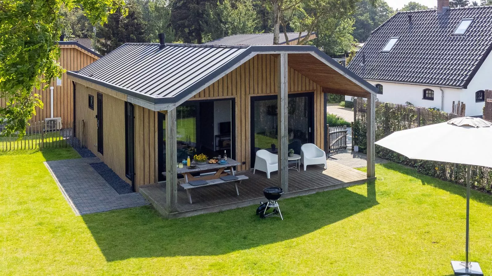 Eefs Huusje-Exterior summer