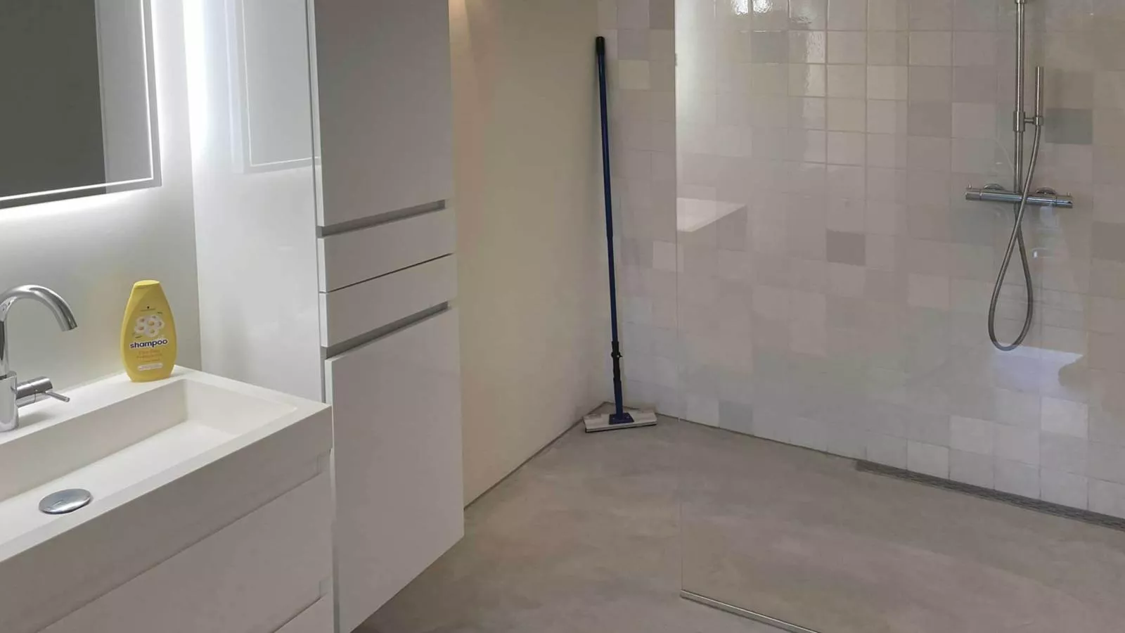 Veekehof-Bathroom