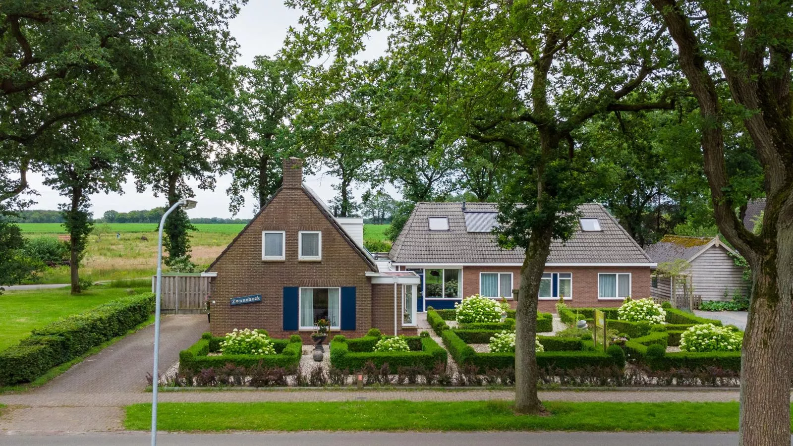 Zonnehoek-Exterior summer