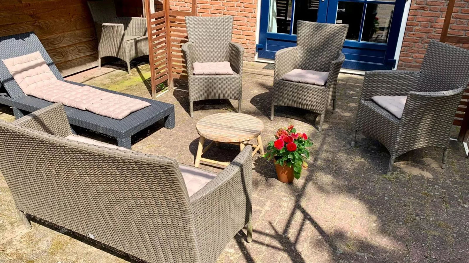 Huis te Lande-Terrace balcony