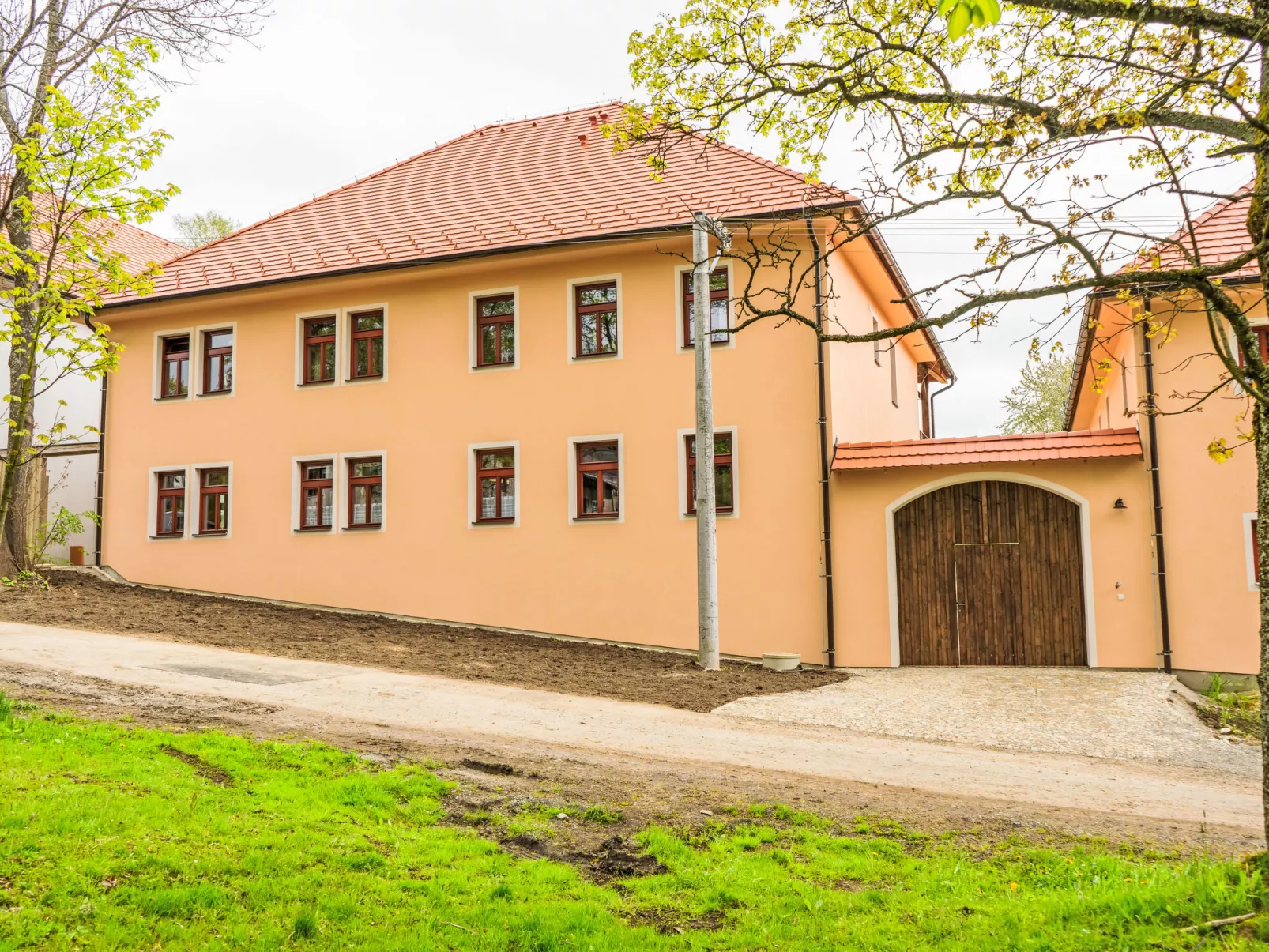 Maňava-Outside