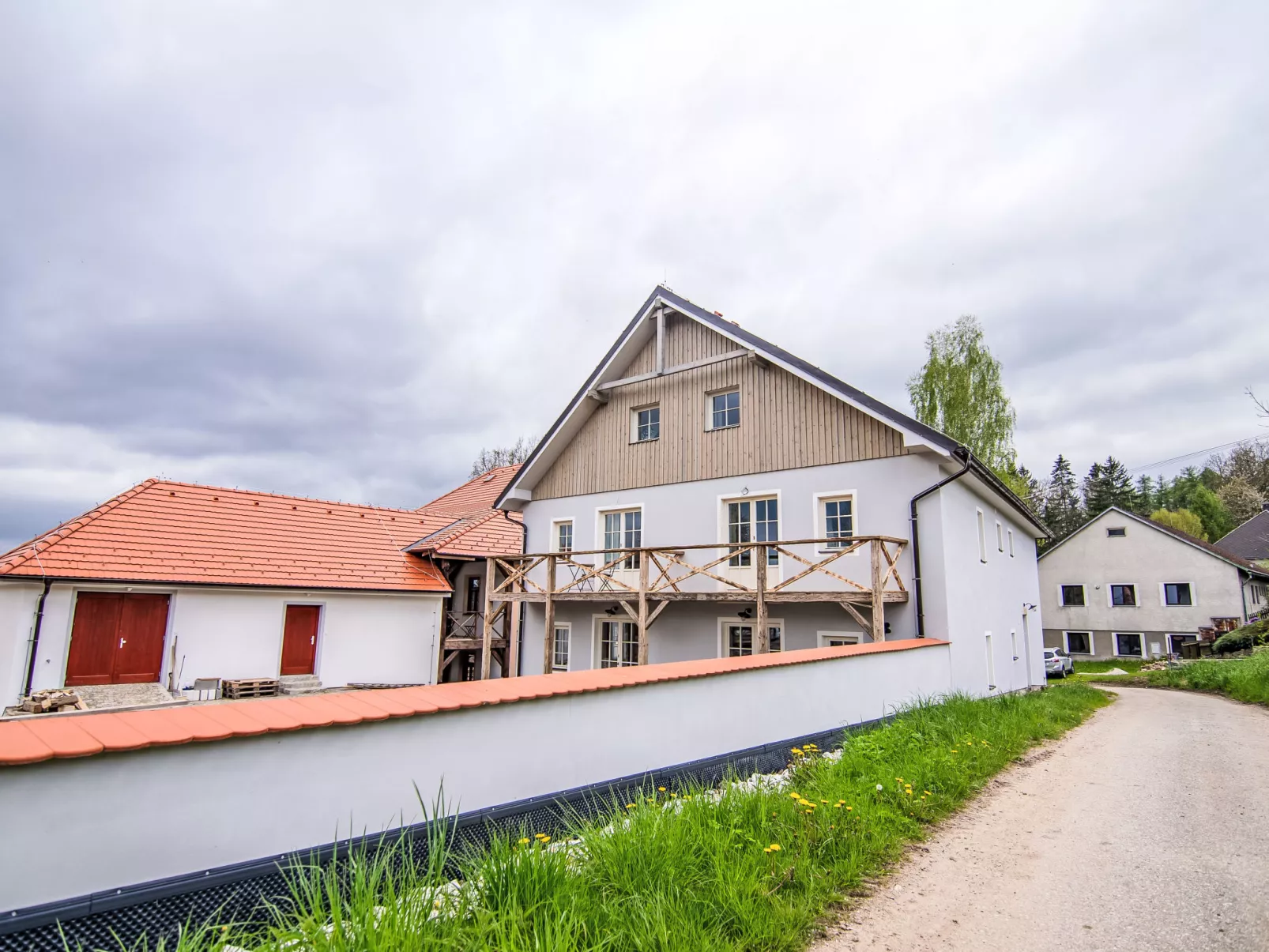 Maňava-Outside