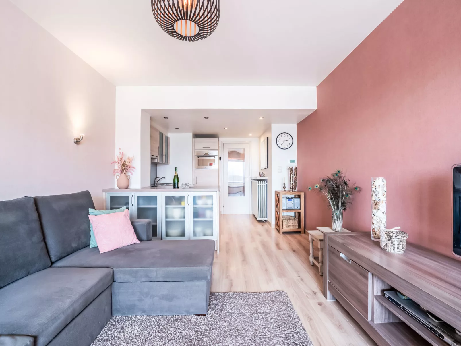 Bella I with parking and harbour view-Inside
