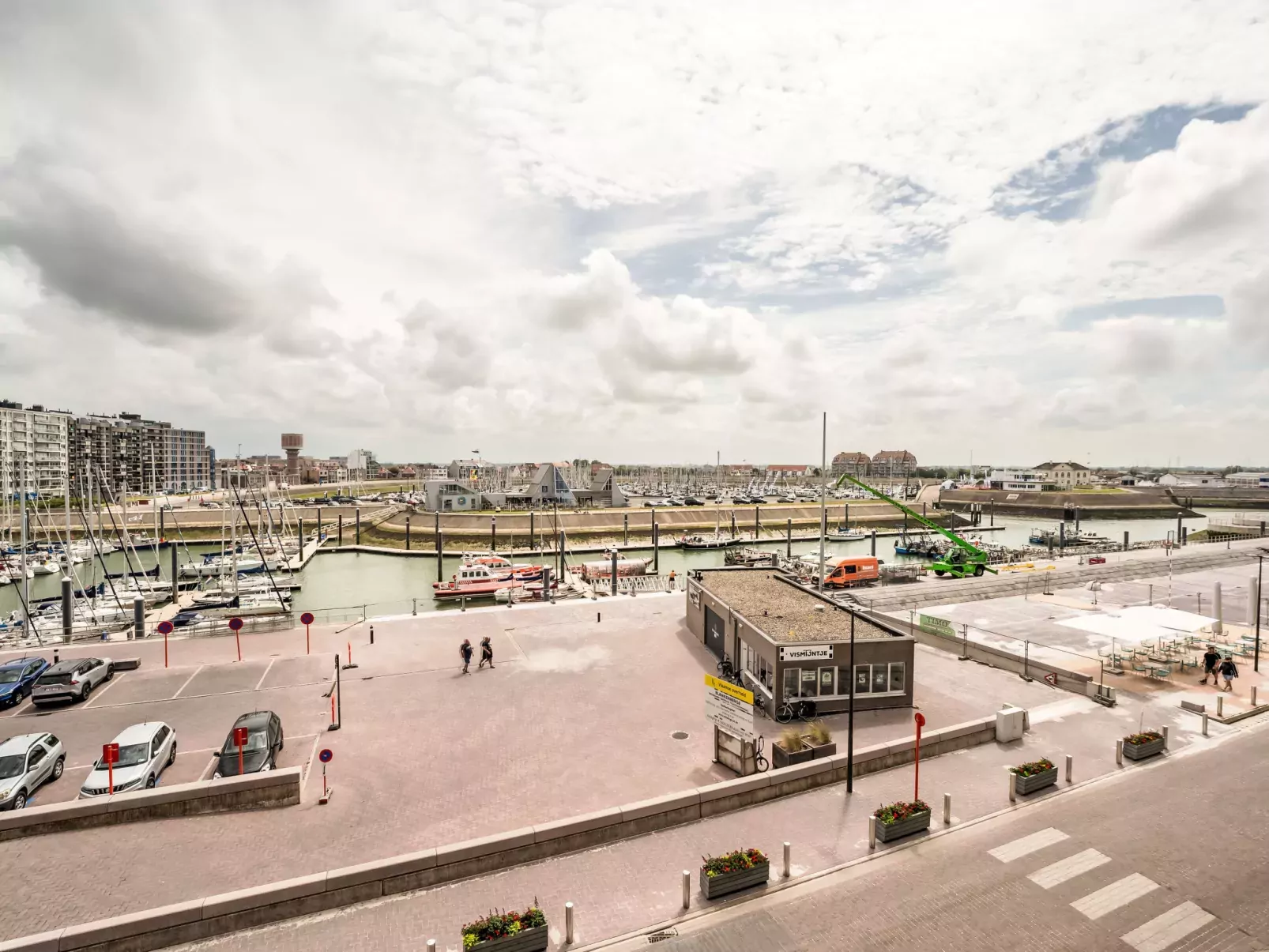 Bella I with parking and harbour view-Outside