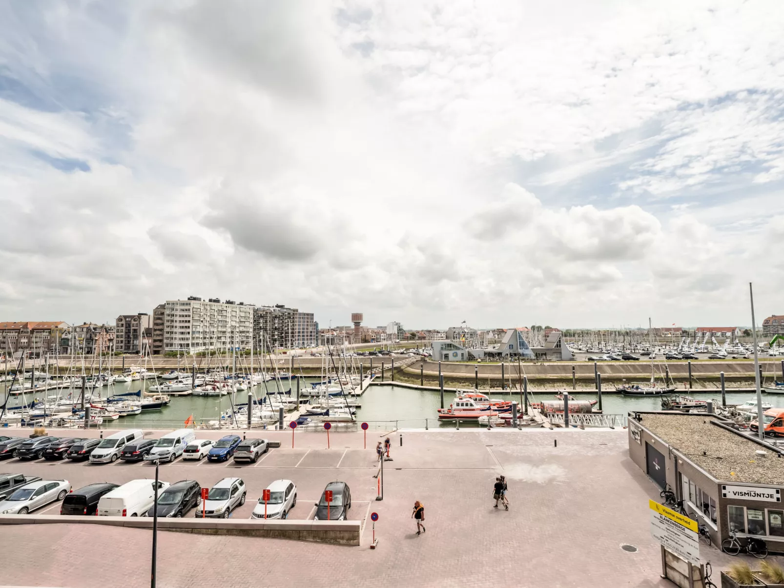 Bella I with parking and harbour view-Outside