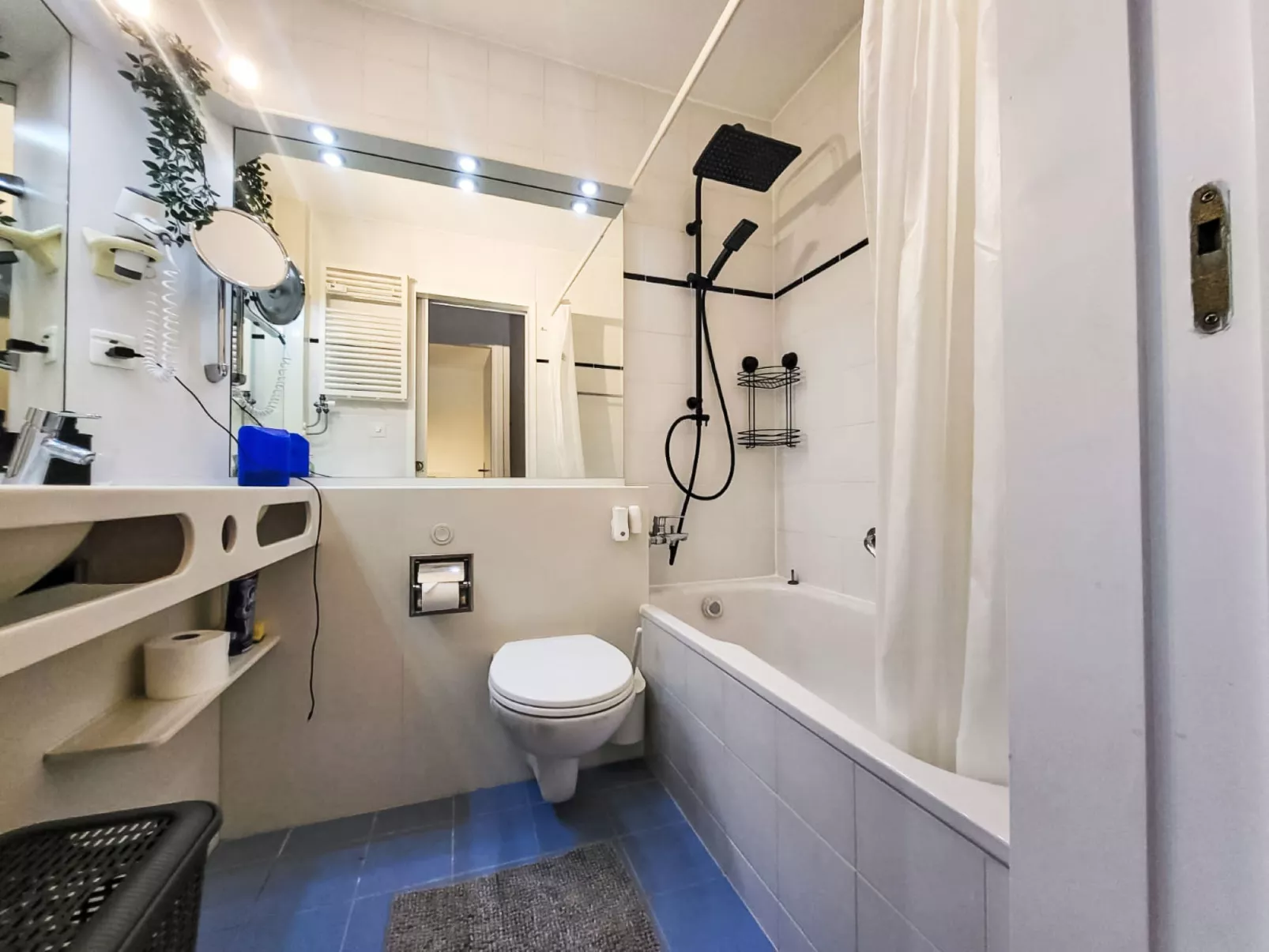 Amazing Apt. 505-Inside