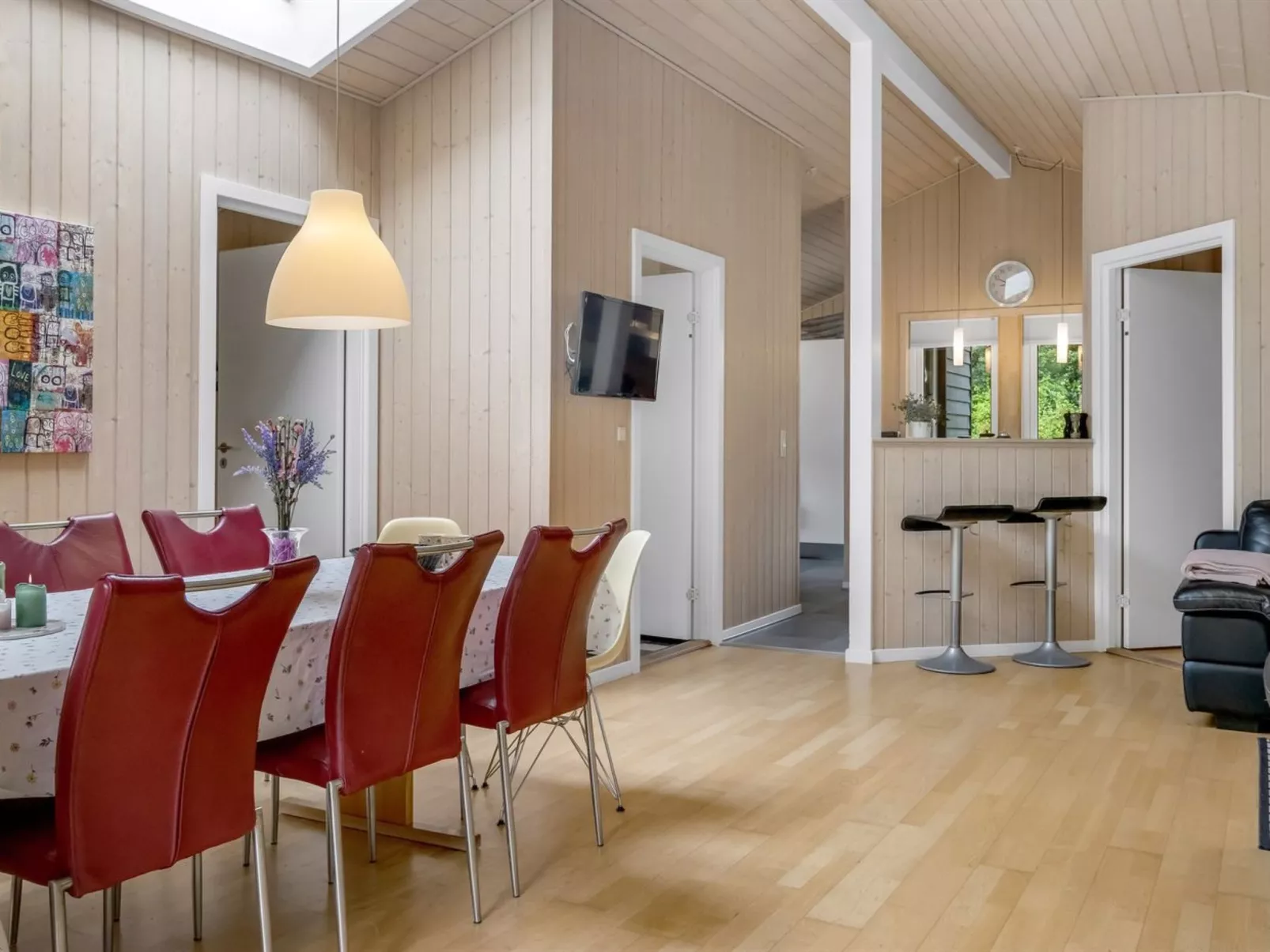 "Næwe" - 30km from the sea-Inside
