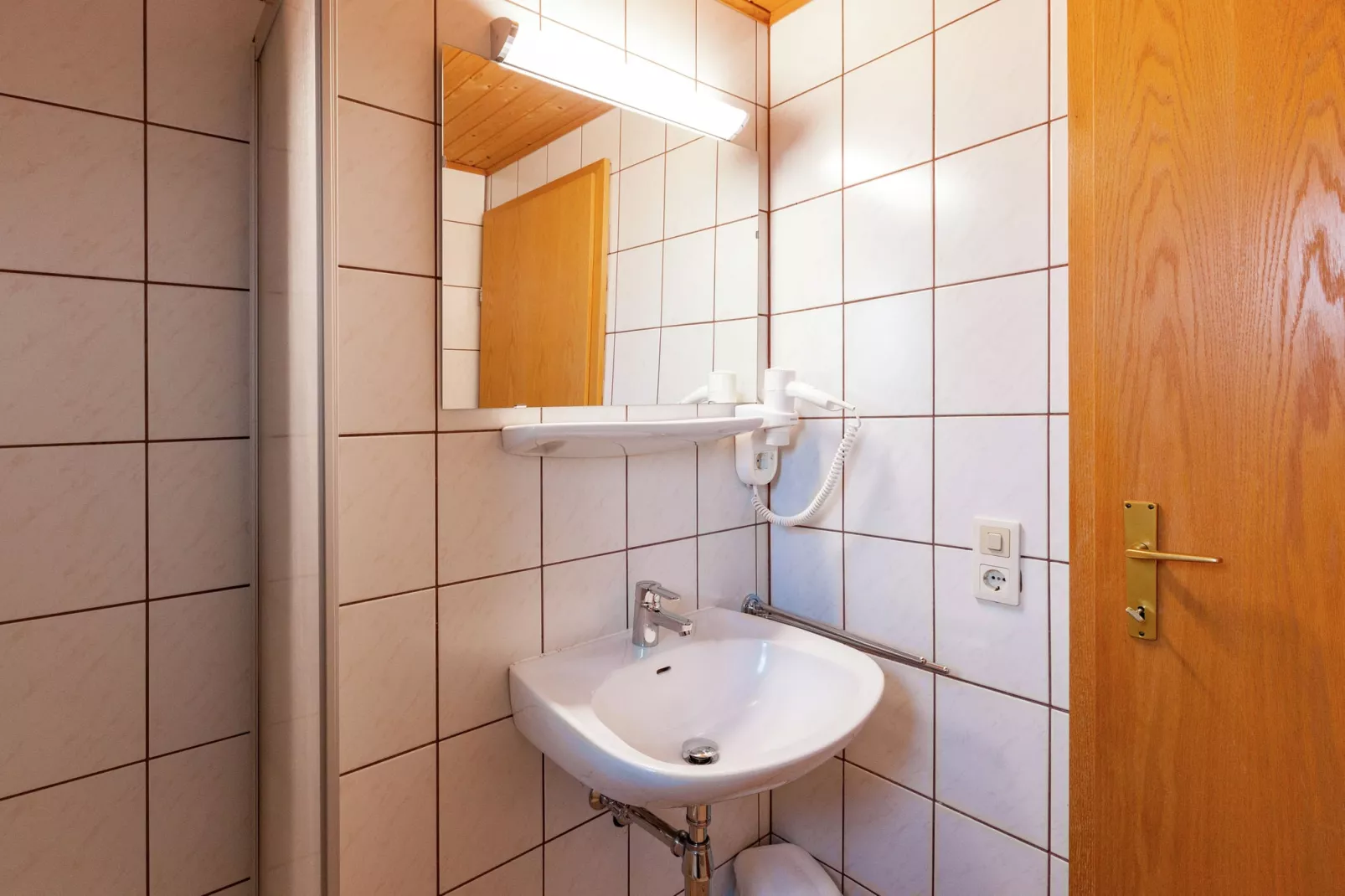 Apartment 4-6/1-Bathroom