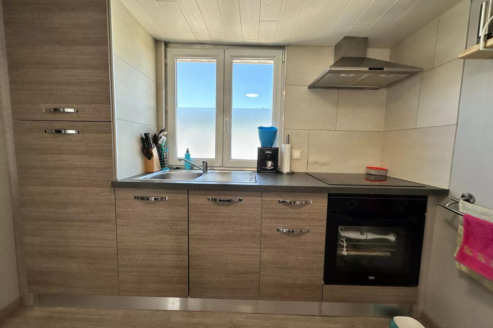 DH938-Kitchen