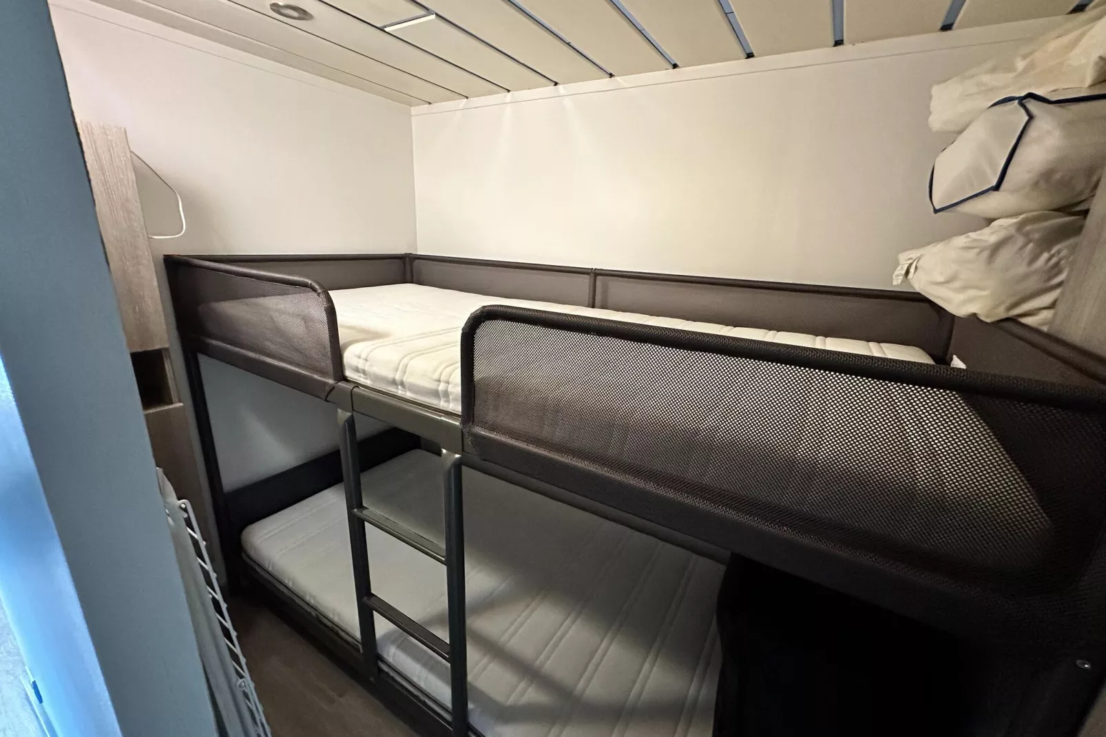 DH938-Bedroom