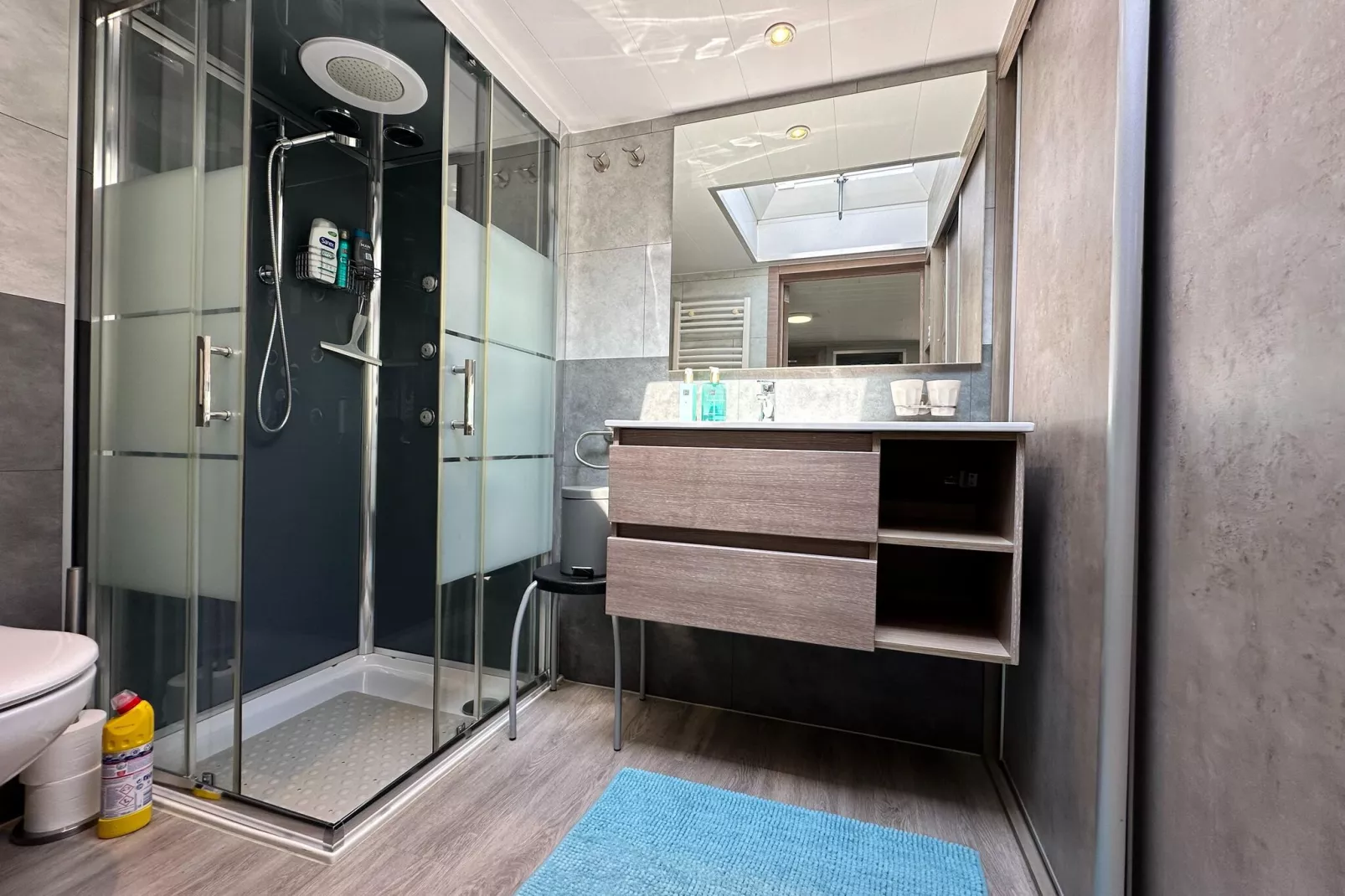 DH938-Bathroom