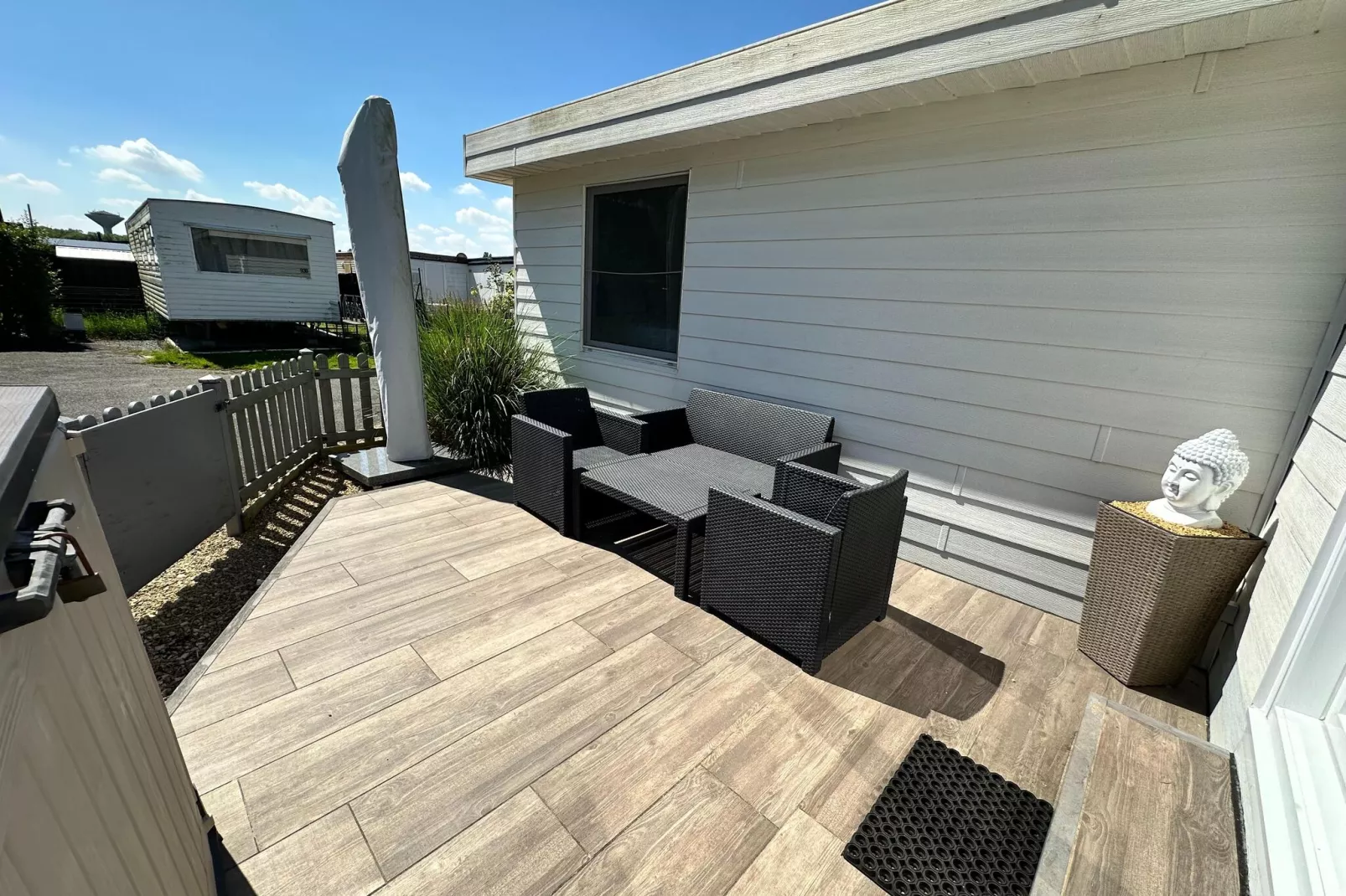 DH938-Terrace balcony