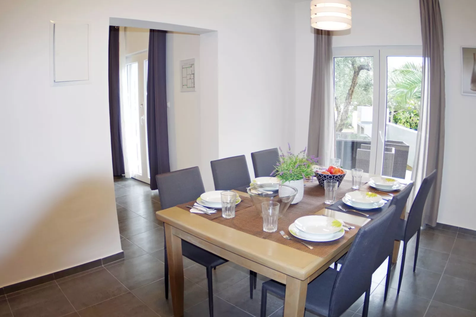 Tamara-Dining room