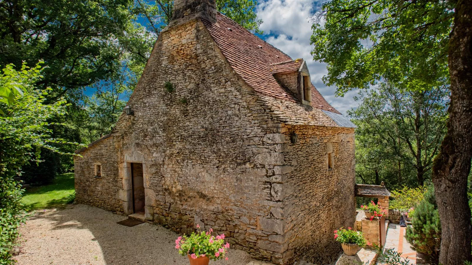 Gite Micouleaud-Exterior summer