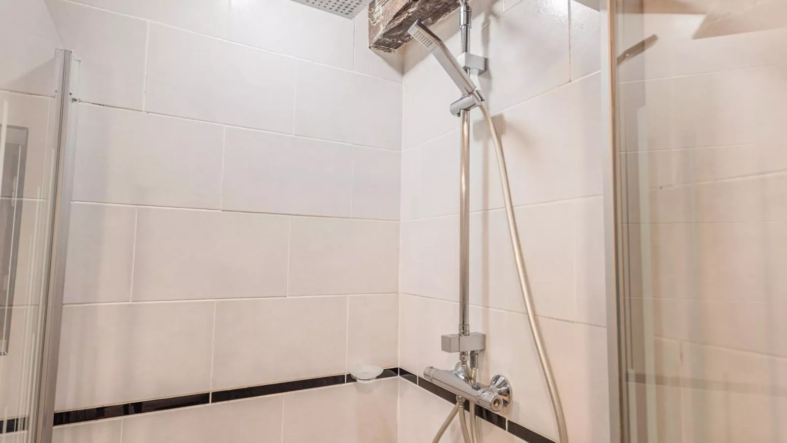 Gite Micouleaud-Bathroom