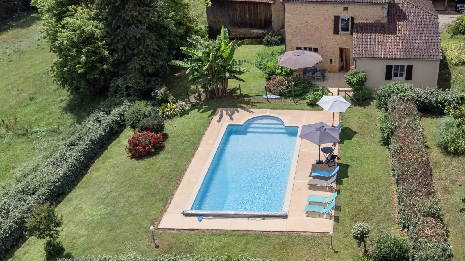 L Aiguillou-Exterior summer