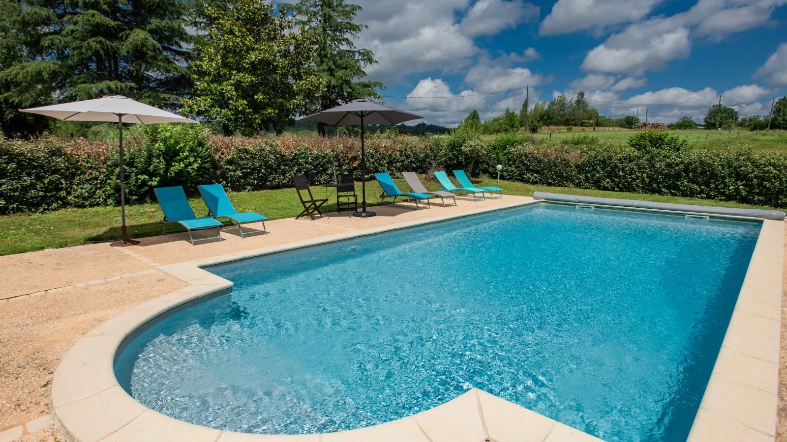 L Aiguillou-Pool