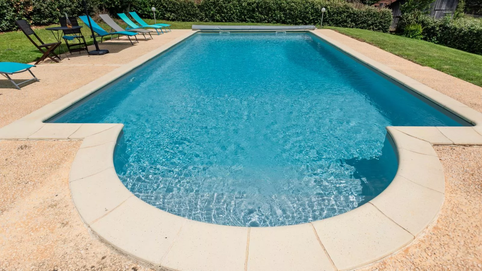 L Aiguillou-Pool