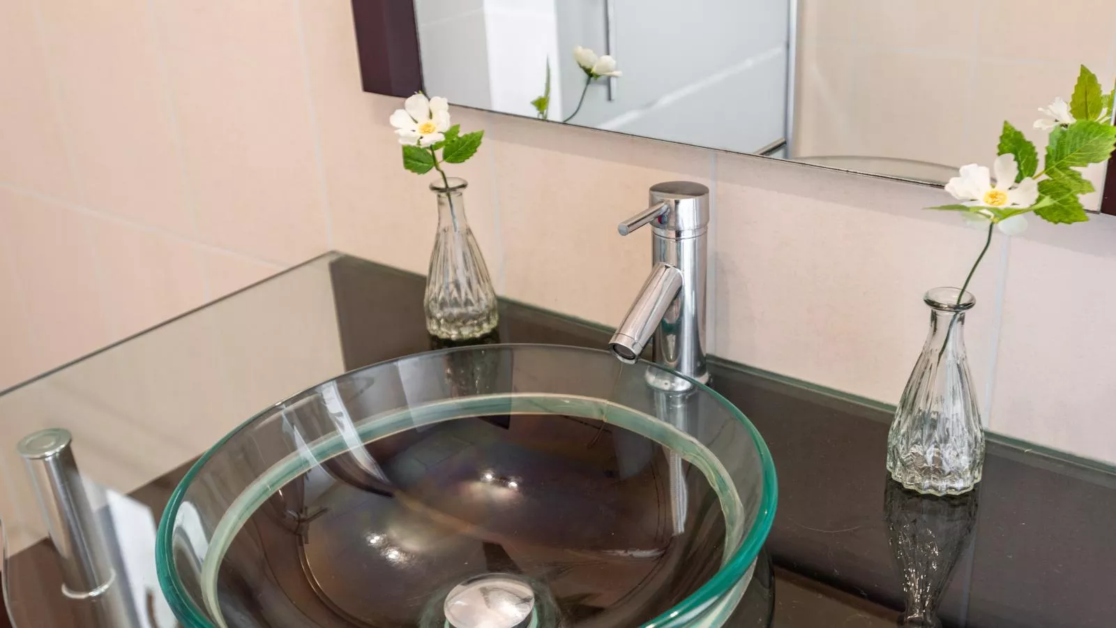 L Aiguillou-Bathroom