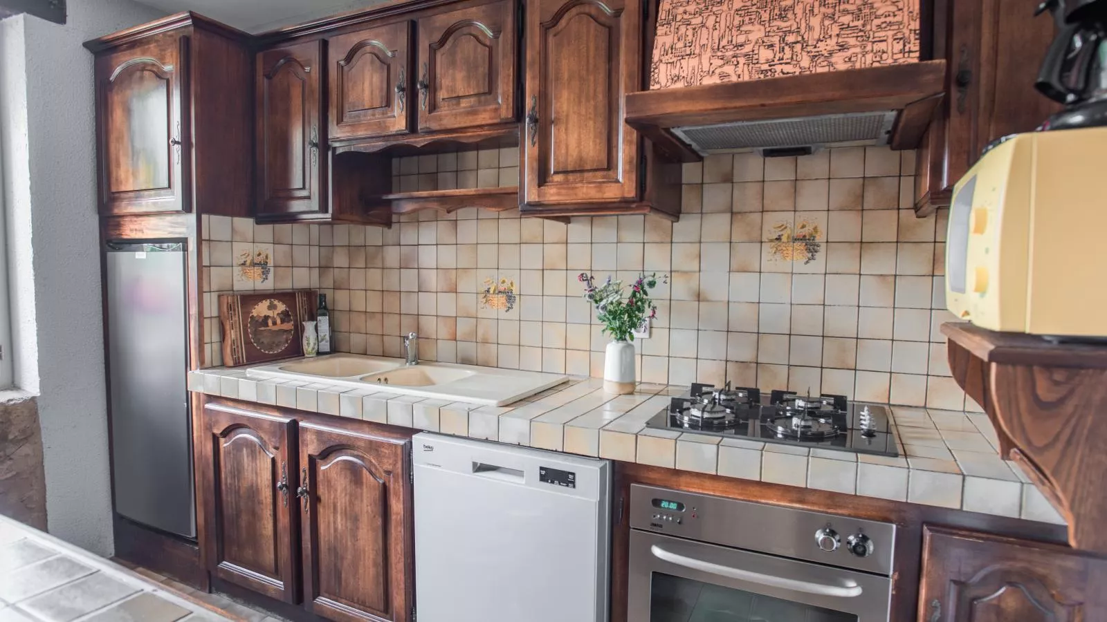 L Aiguillou-Kitchen