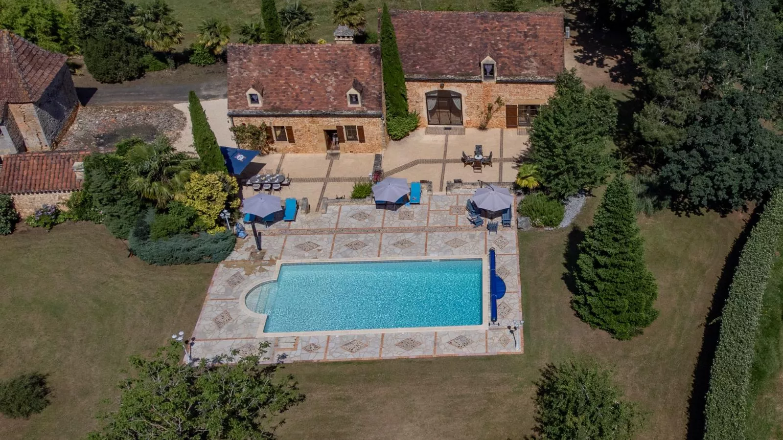 Beauchamps-Exterior summer