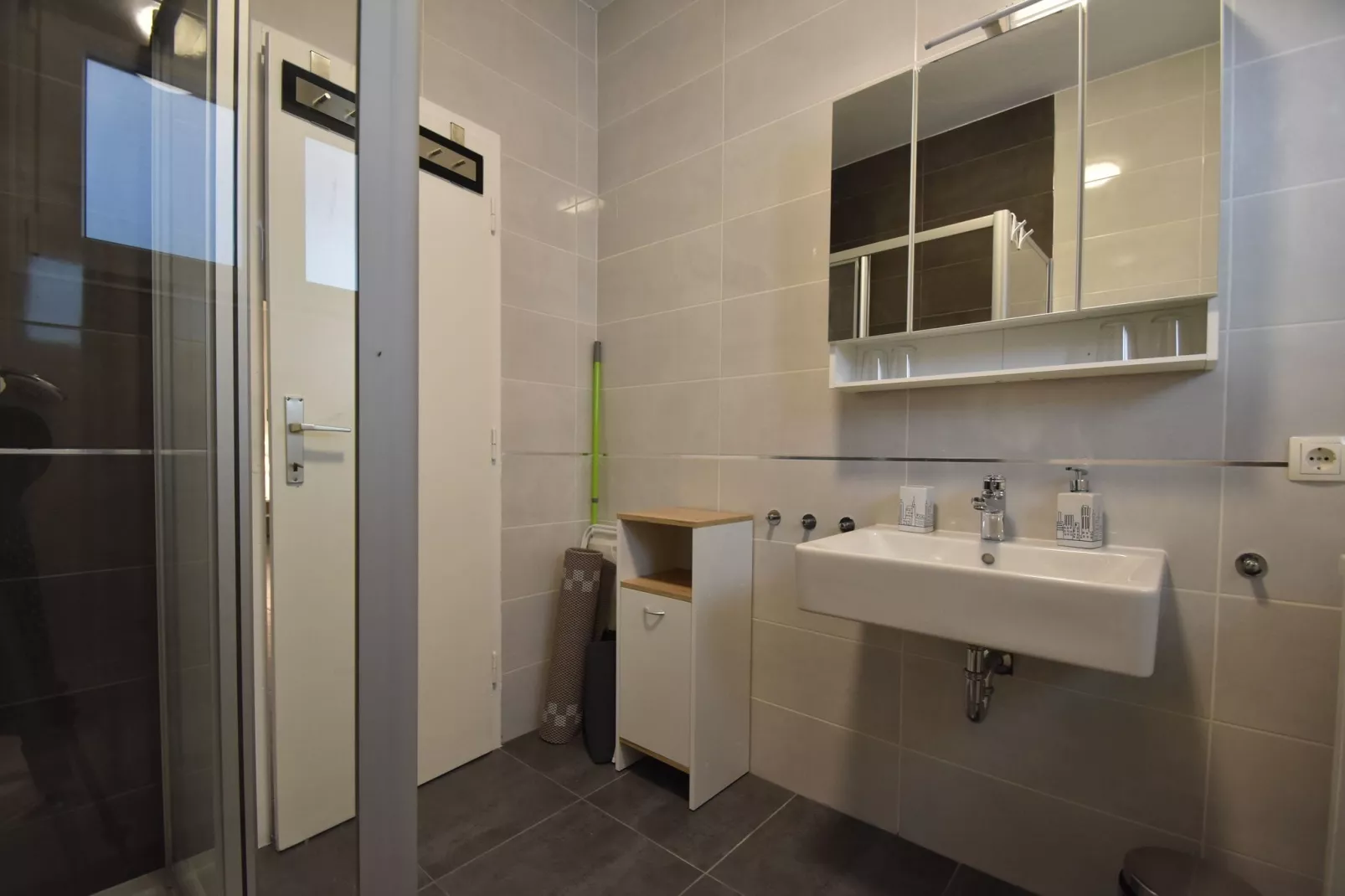 Tamara-Bathroom