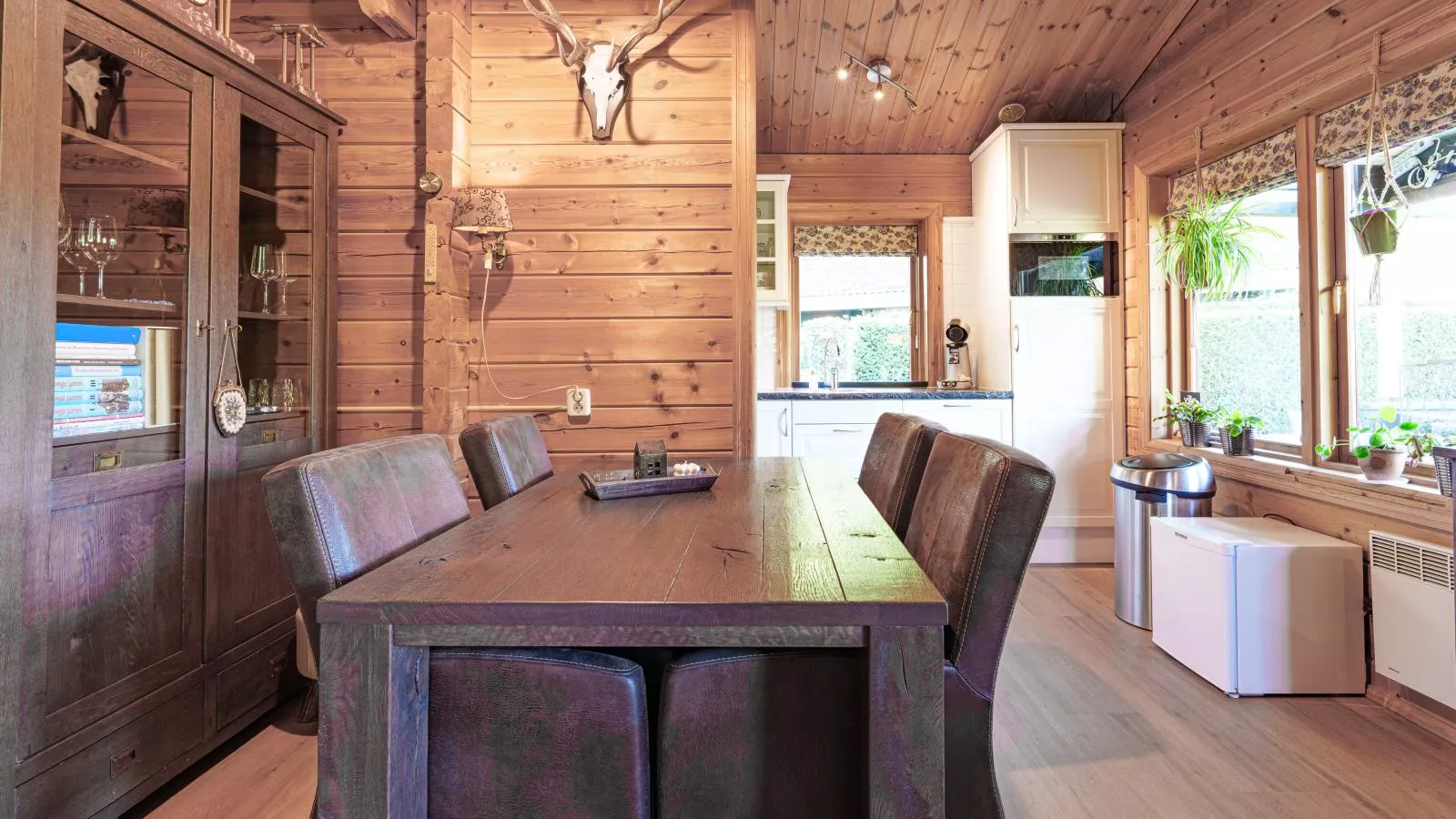 De 5 Platanen-Dining room