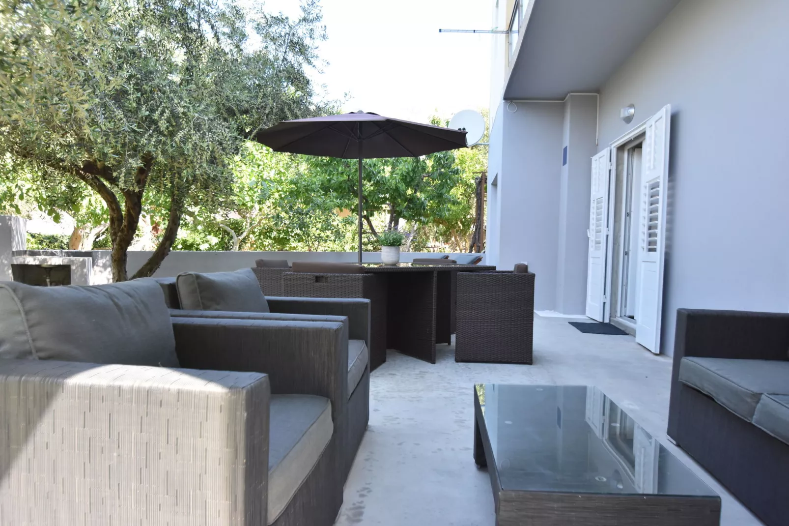 Tamara-Terrace balcony