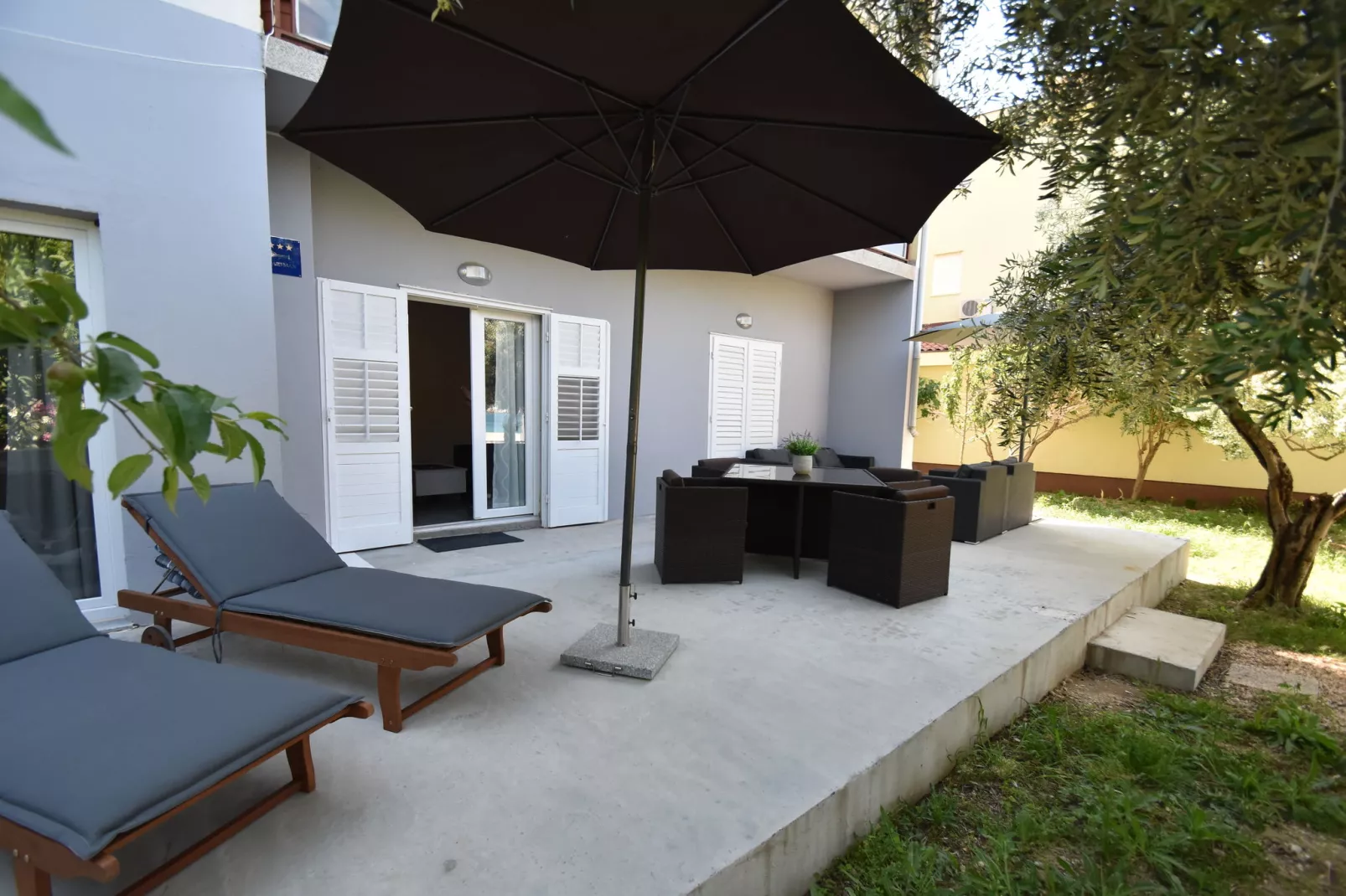 Tamara-Terrace balcony