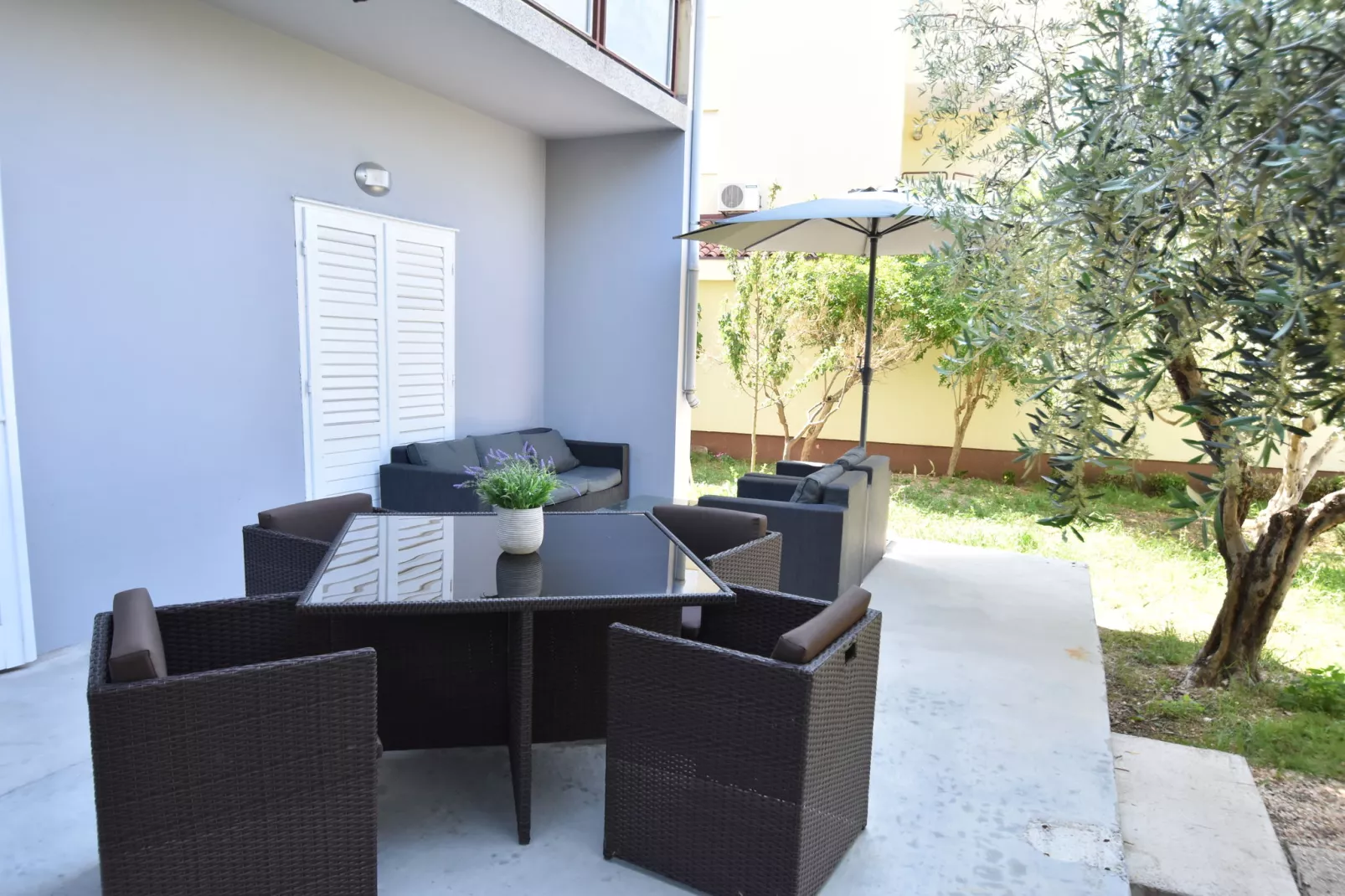 Tamara-Terrace balcony
