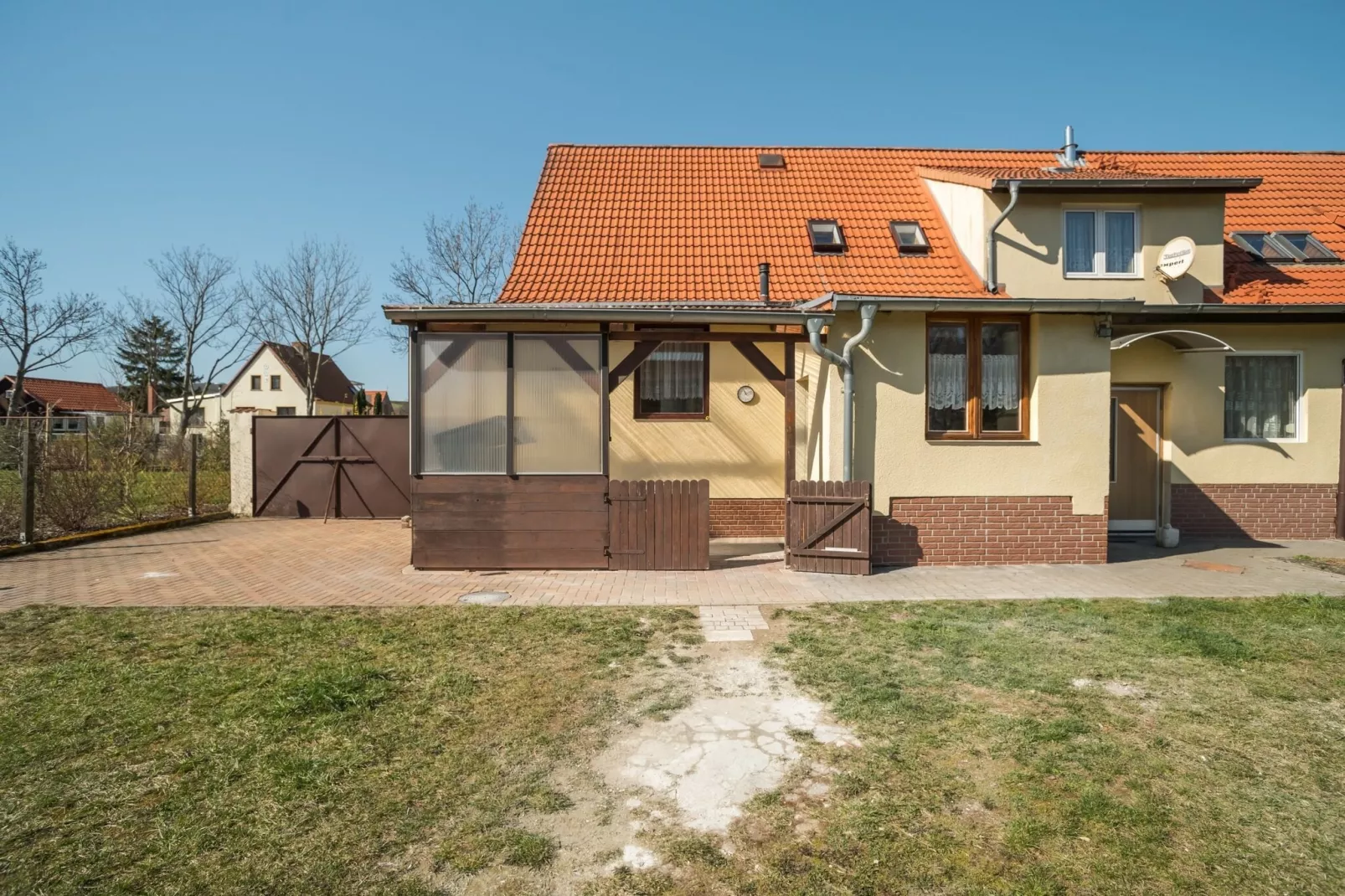 Meisdorf-Exterior summer