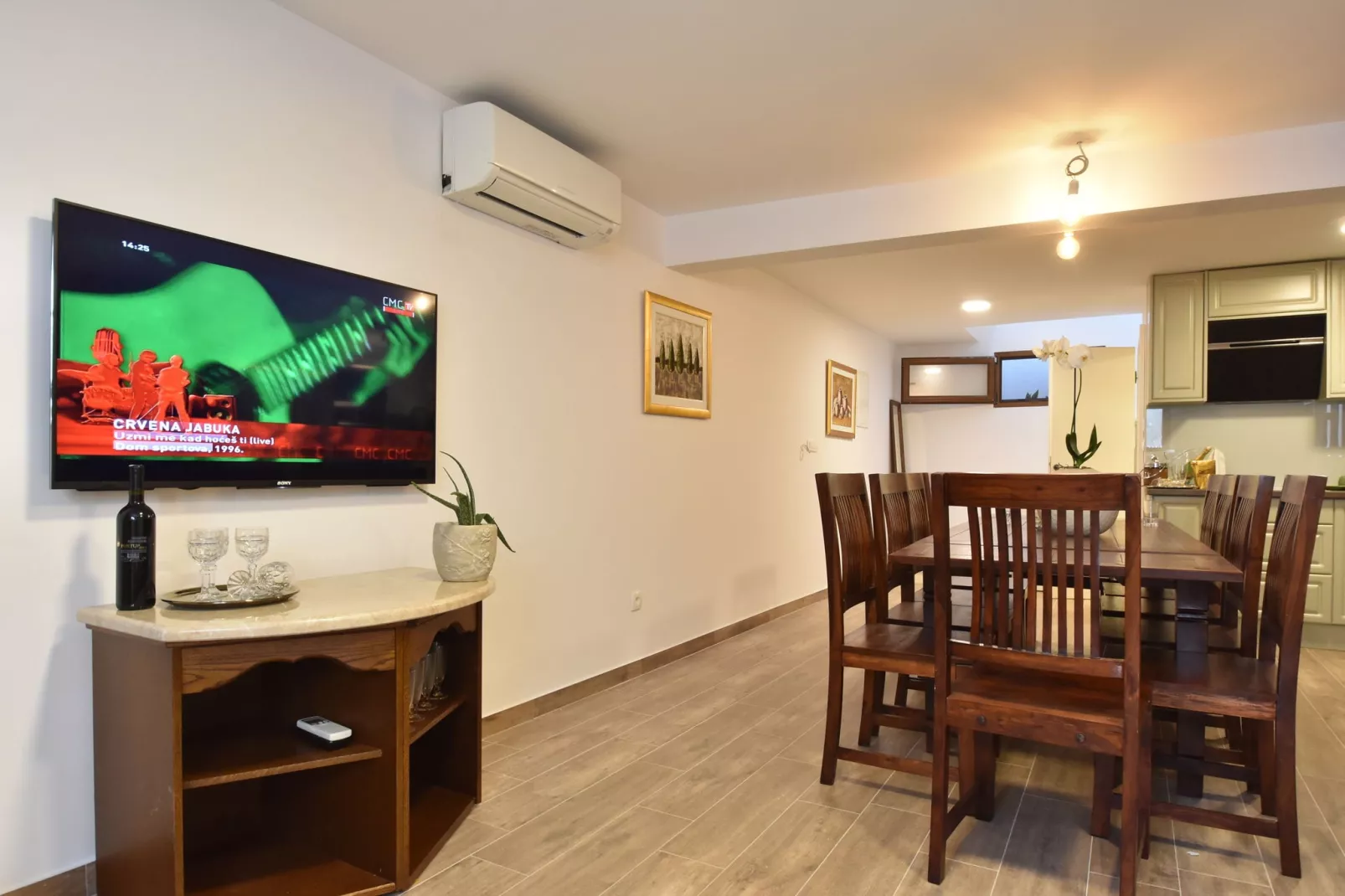 Mandika-Dining room