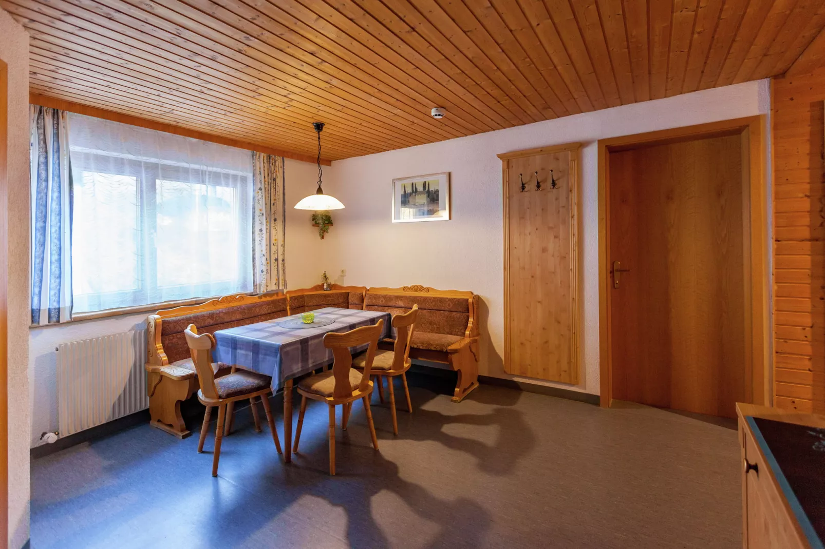 Apartment 4-6/2-Wohnzimmer