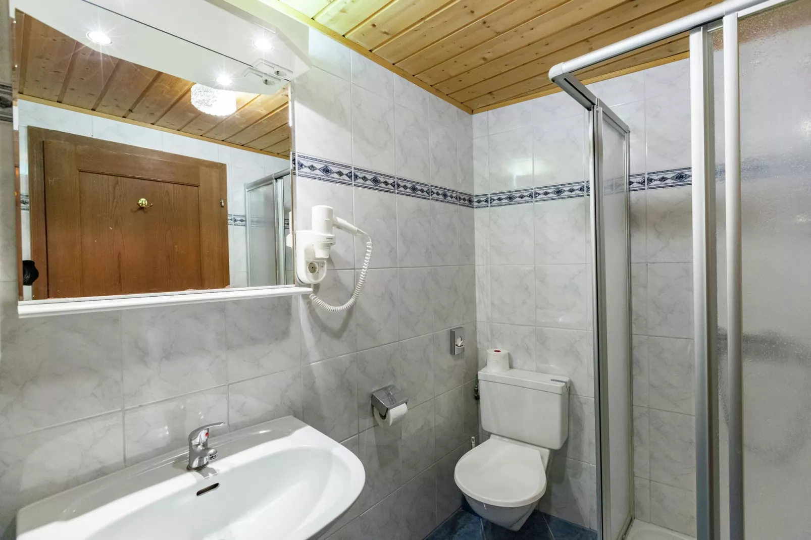 Apartment 3-5/2-Bathroom