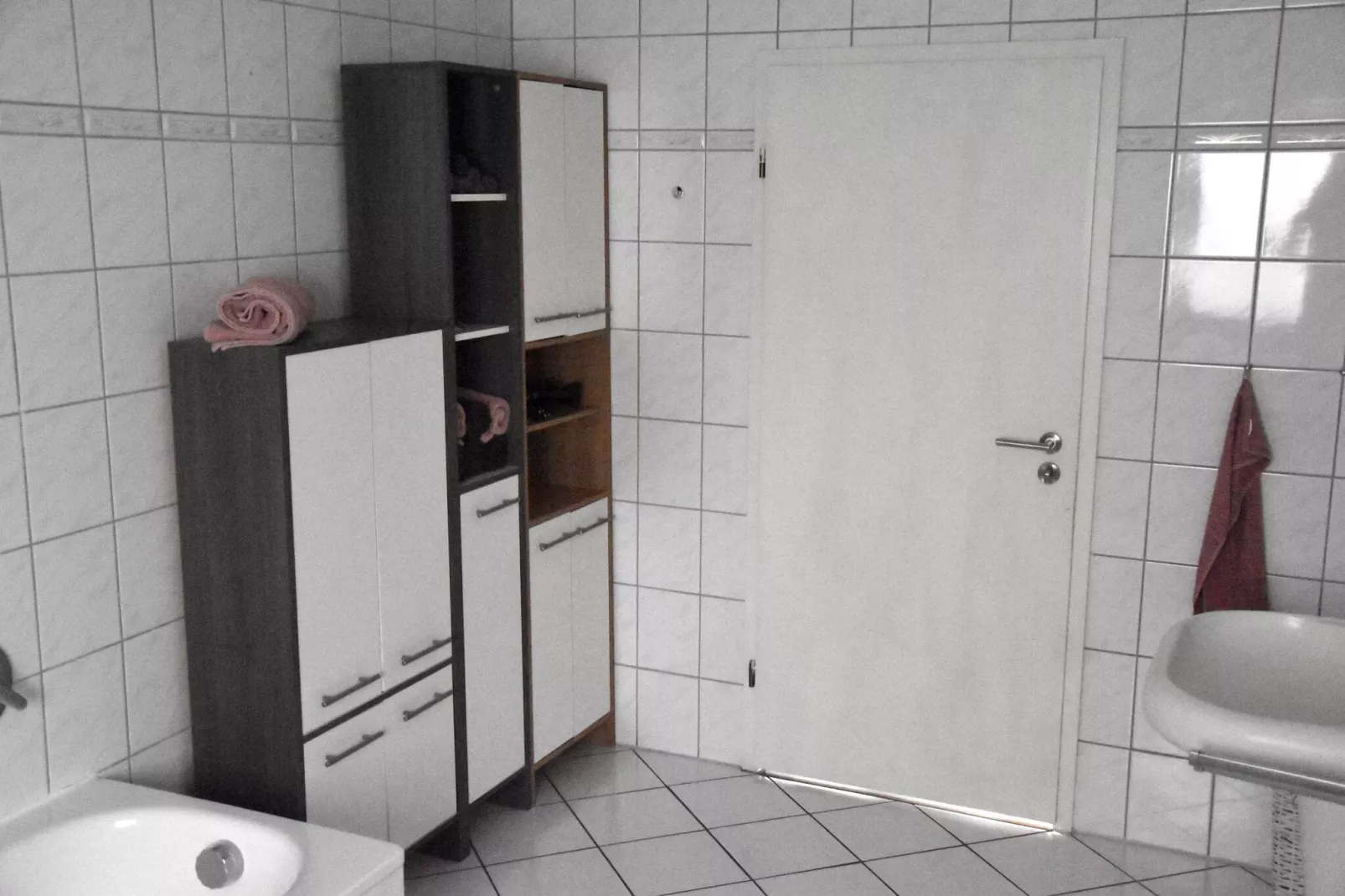 Modern holiday flat with pool in the Harz-Bathroom