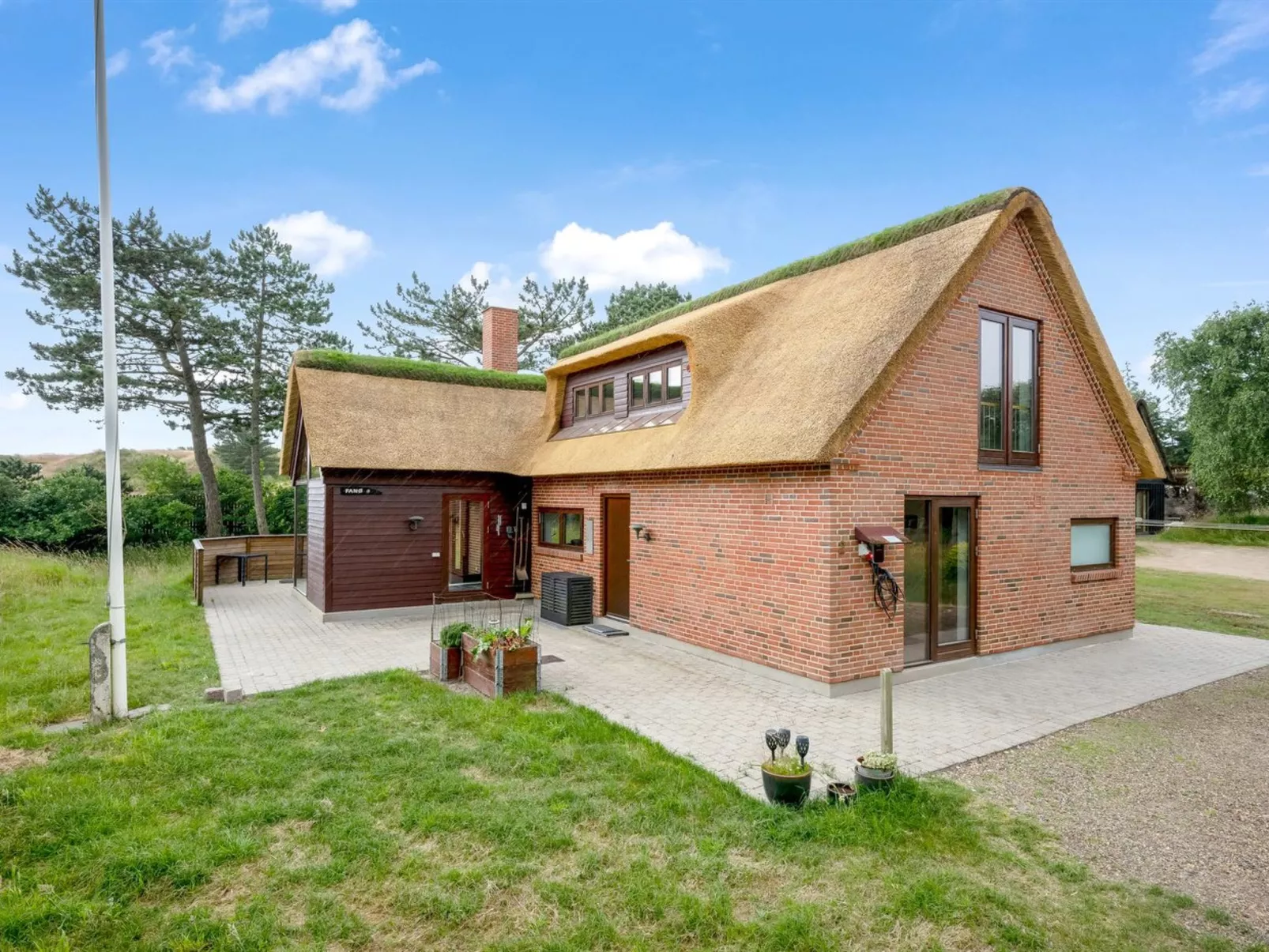 "Martje" - 900m from the sea-Outside