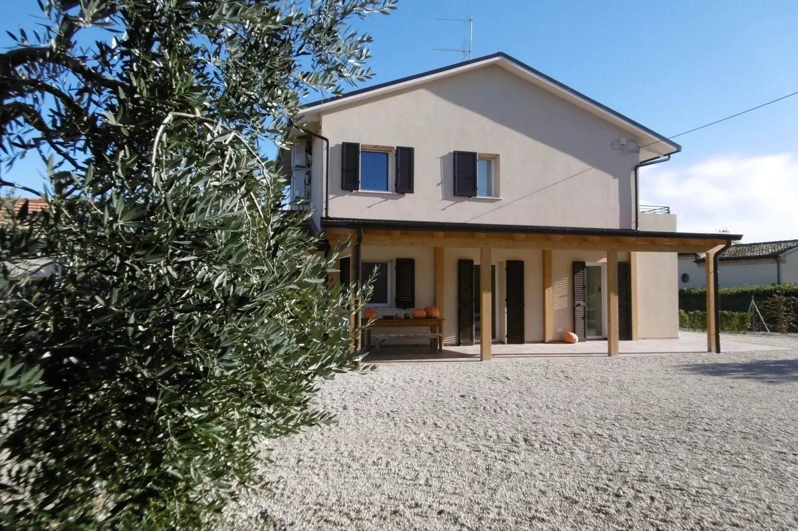 Tenda 2-Exterior summer