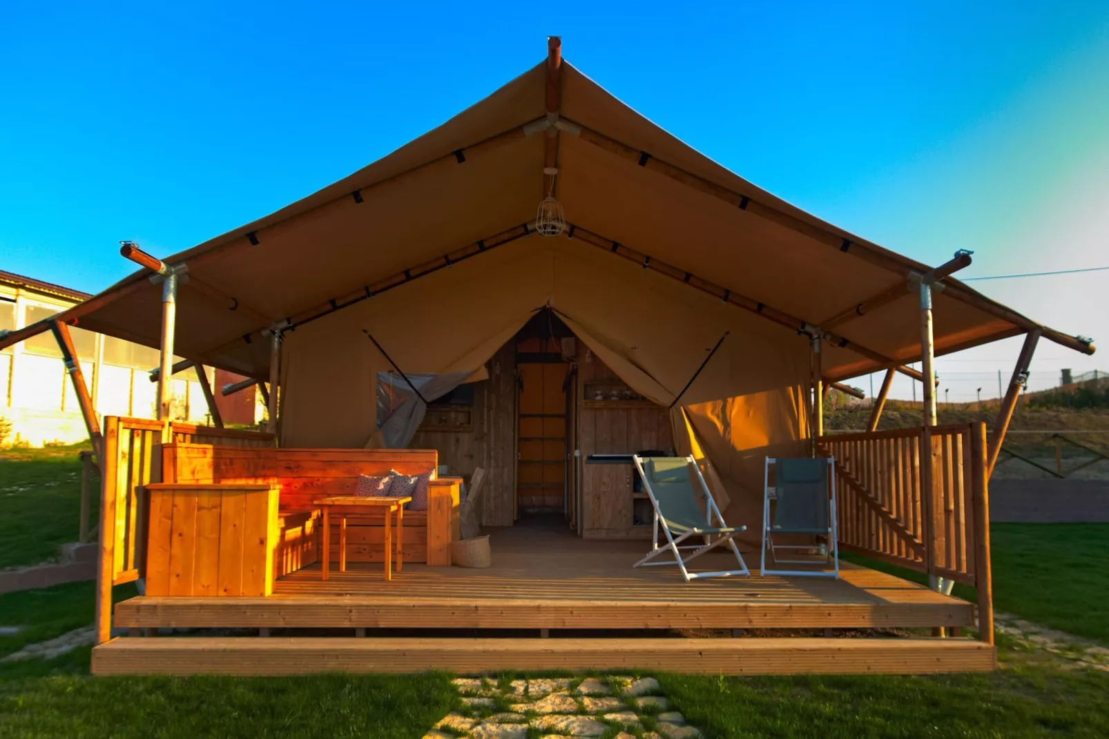 Tenda 2-Exterior summer